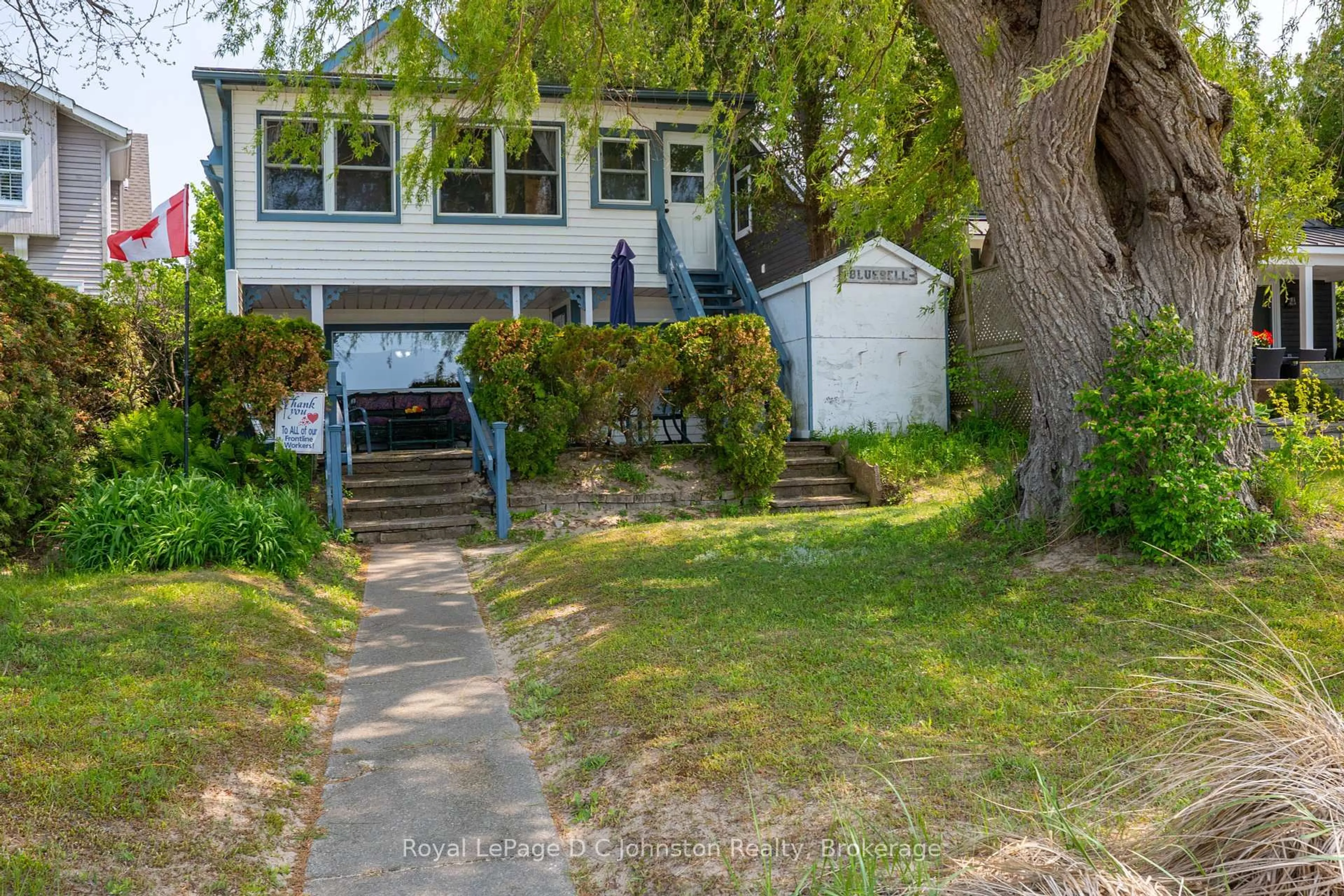 A pic from outside/outdoor area/front of a property/back of a property/a pic from drone, street for 121 Knowles Lane, Saugeen Shores Ontario N0H 2L0