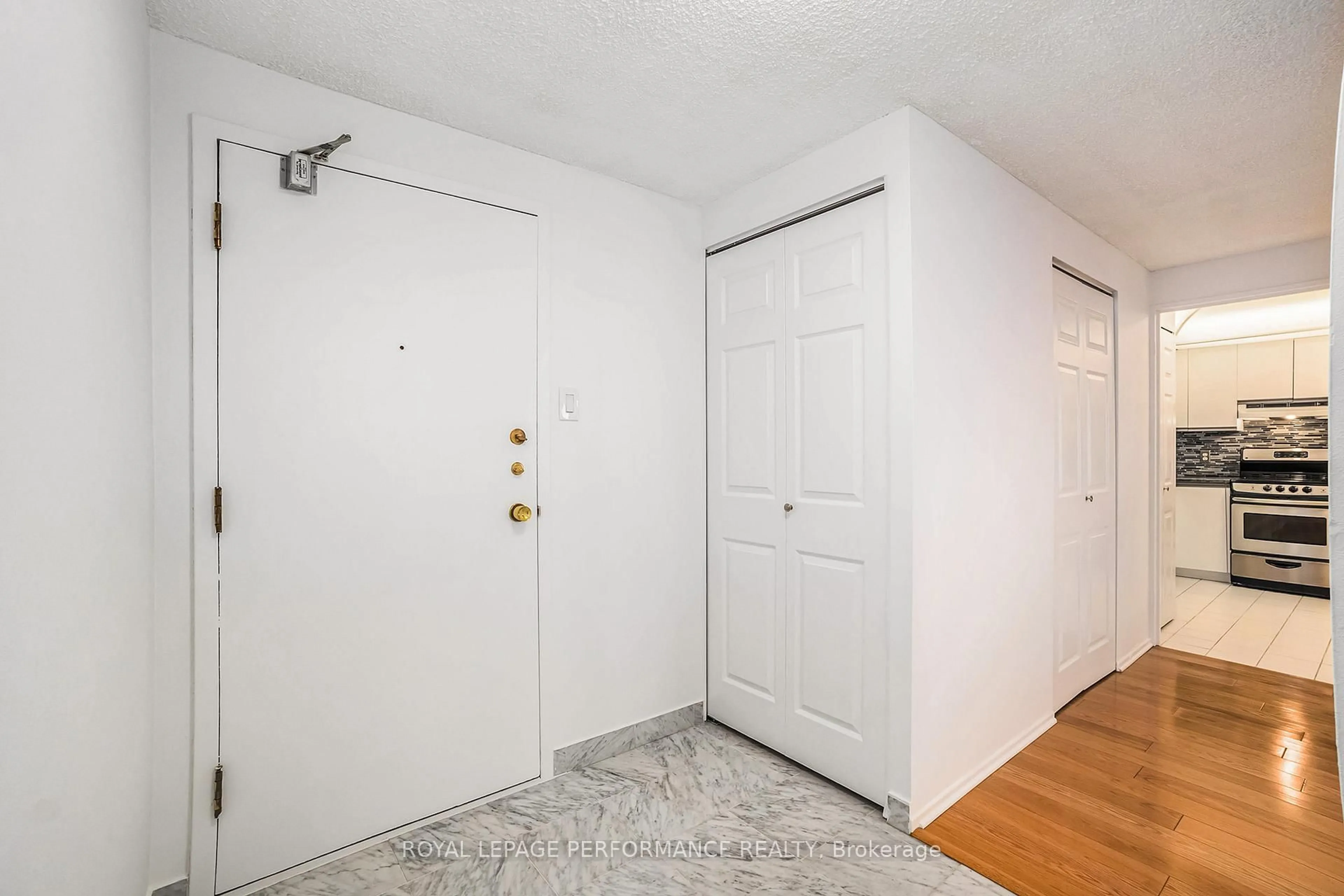 Indoor entryway for 1285 Cahill Dr #1901, Ottawa Ontario K1V 9A7