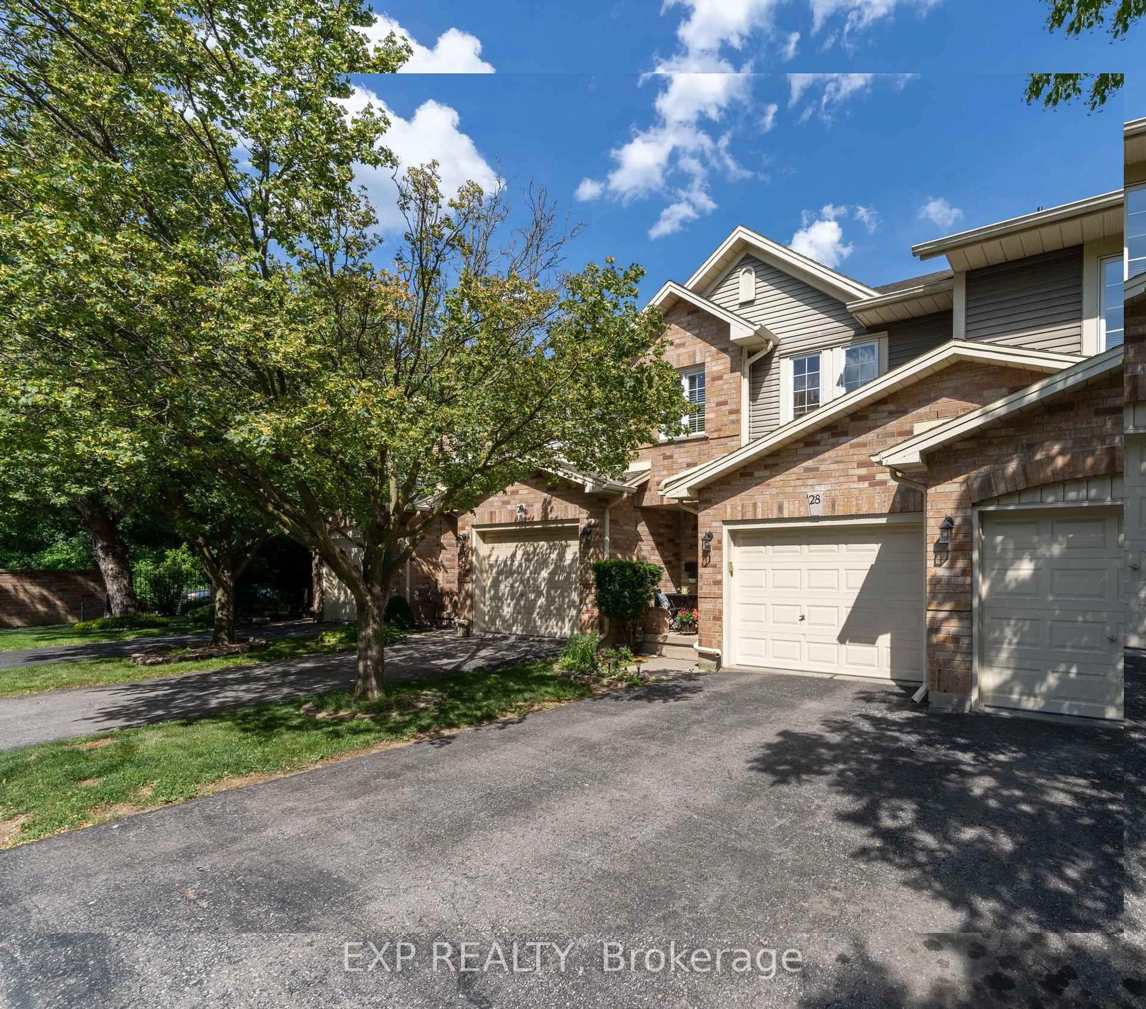 A pic from outside/outdoor area/front of a property/back of a property/a pic from drone, street for 44 Frances Ave #28, Hamilton Ontario L8E 5V6