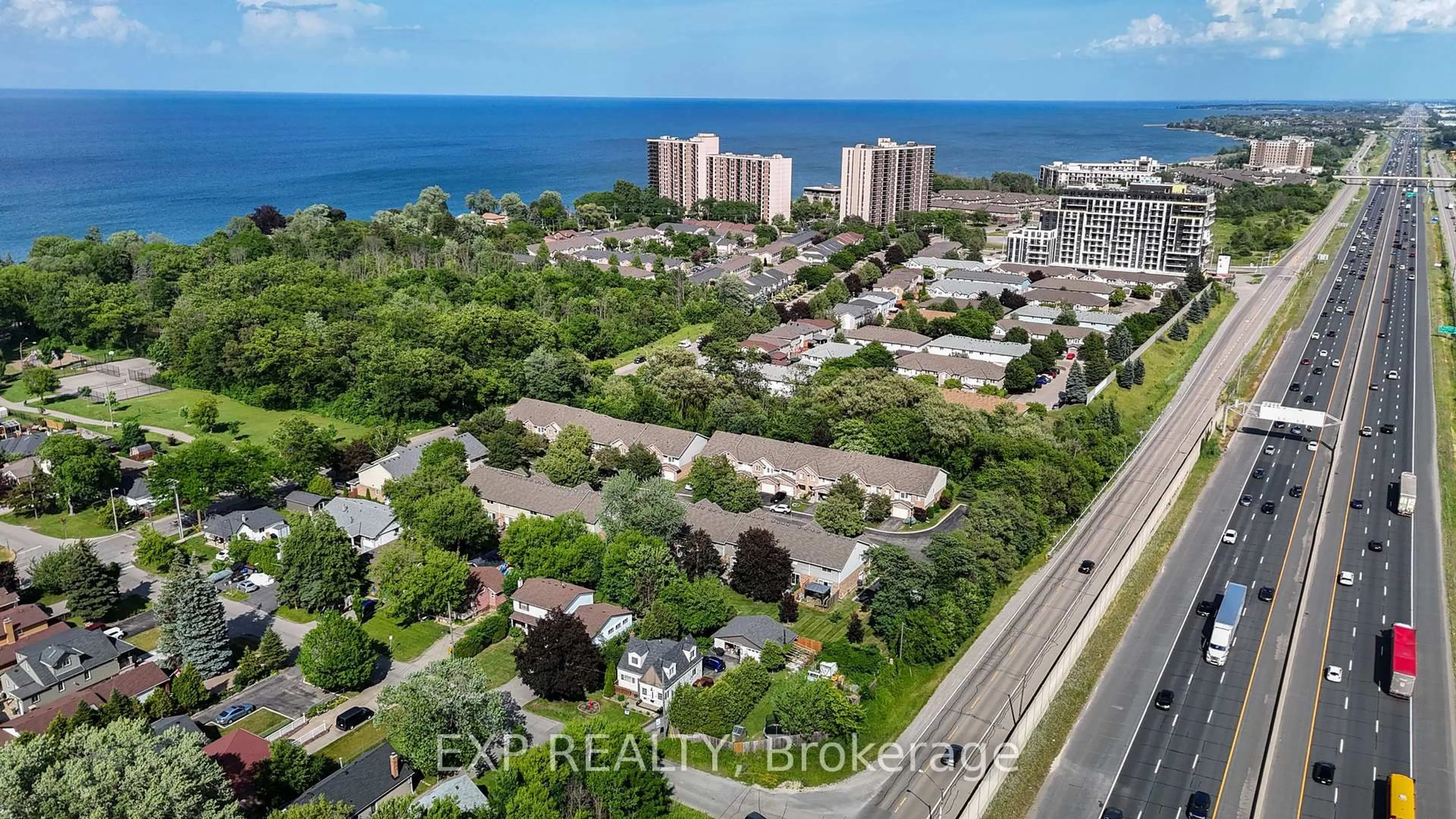 A pic from outside/outdoor area/front of a property/back of a property/a pic from drone, water/lake/river/ocean view for 44 Frances Ave #28, Hamilton Ontario L8E 5V6