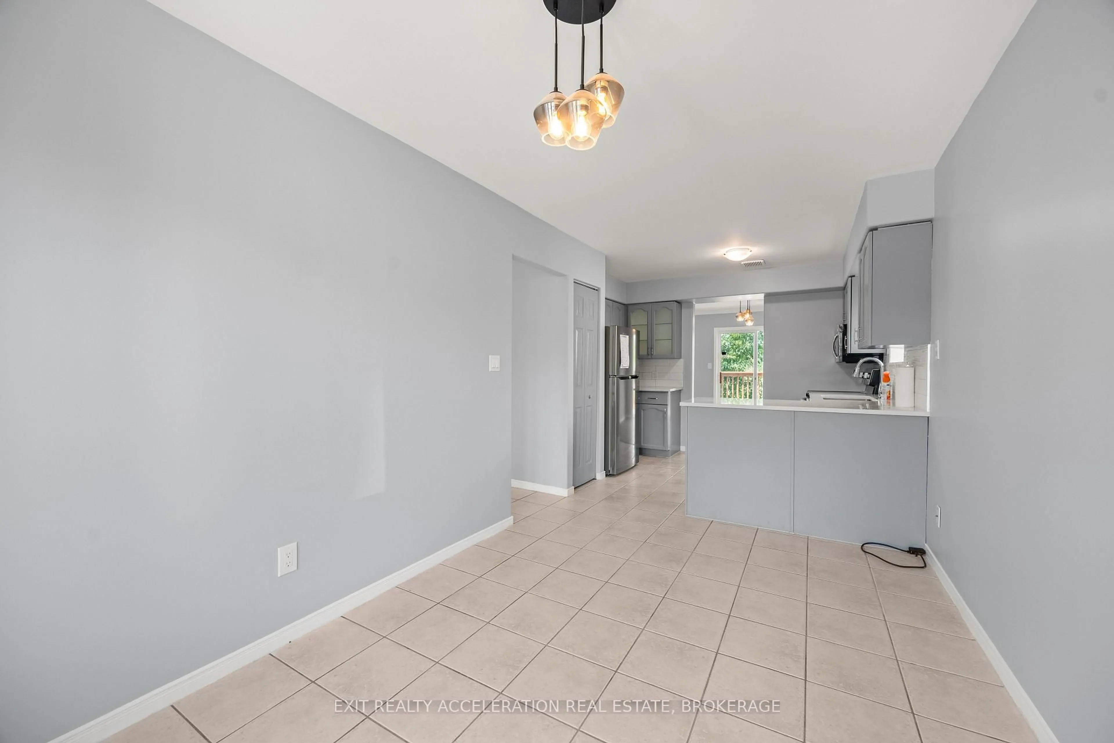 Open concept kitchen, unknown for 1318 Brackenwood Cres, Kingston Ontario K7P 2W2