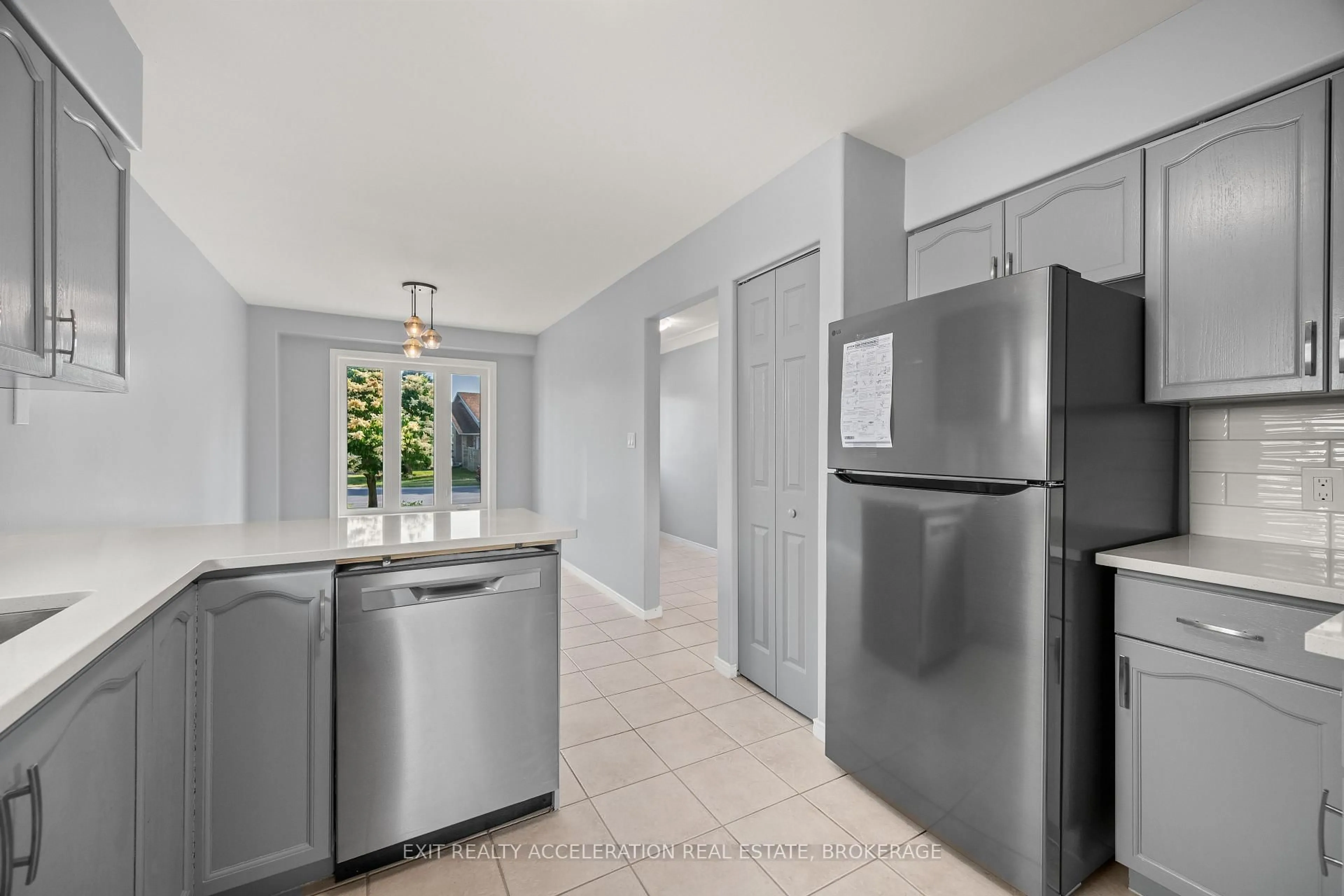 Unknown for 1318 Brackenwood Cres, Kingston Ontario K7P 2W2