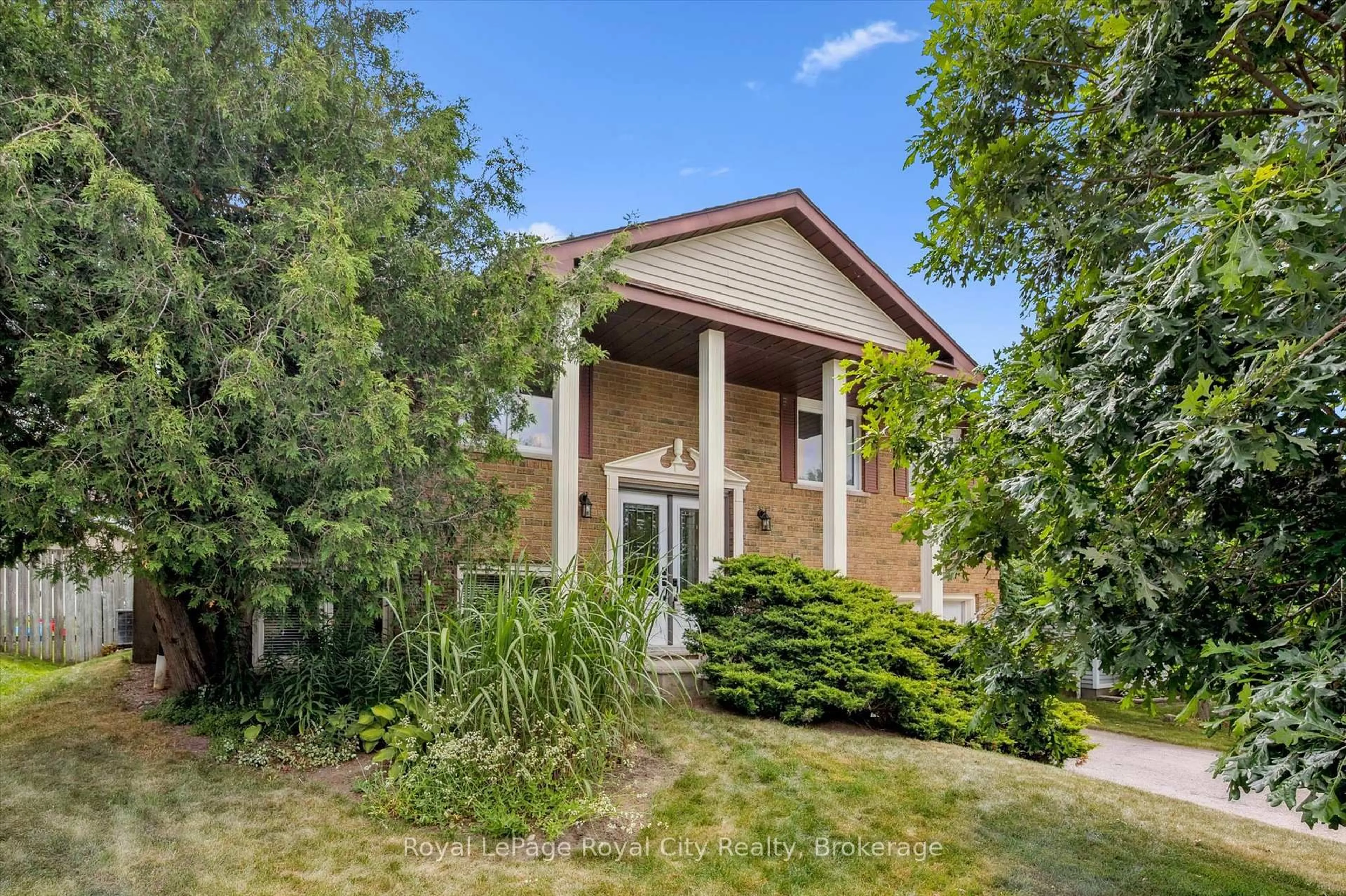 Home with brick exterior material, unknown for 9 Dunhill Cres, Guelph Ontario N1H 8A3