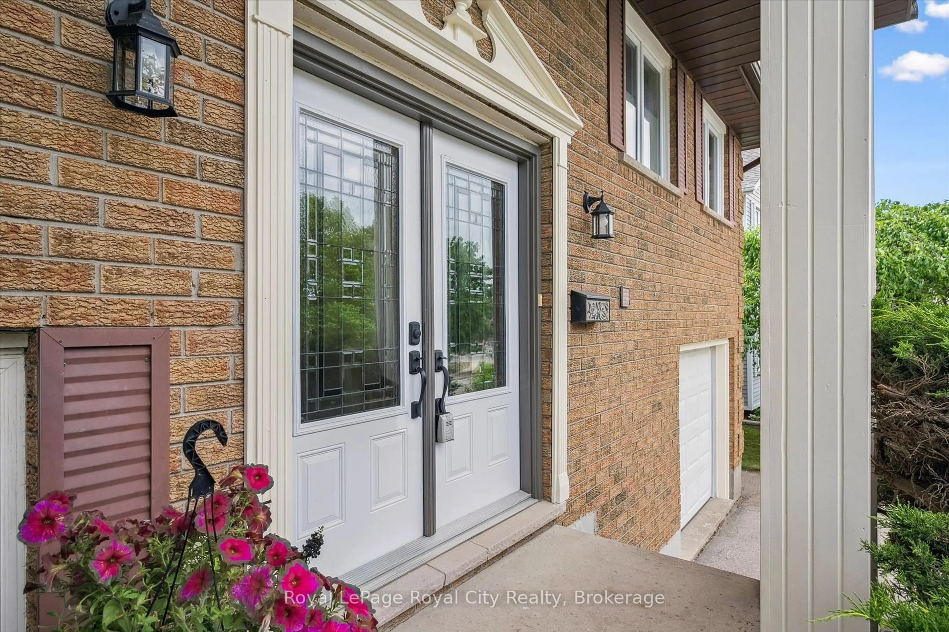 Home with brick exterior material, street for 9 Dunhill Cres, Guelph Ontario N1H 8A3