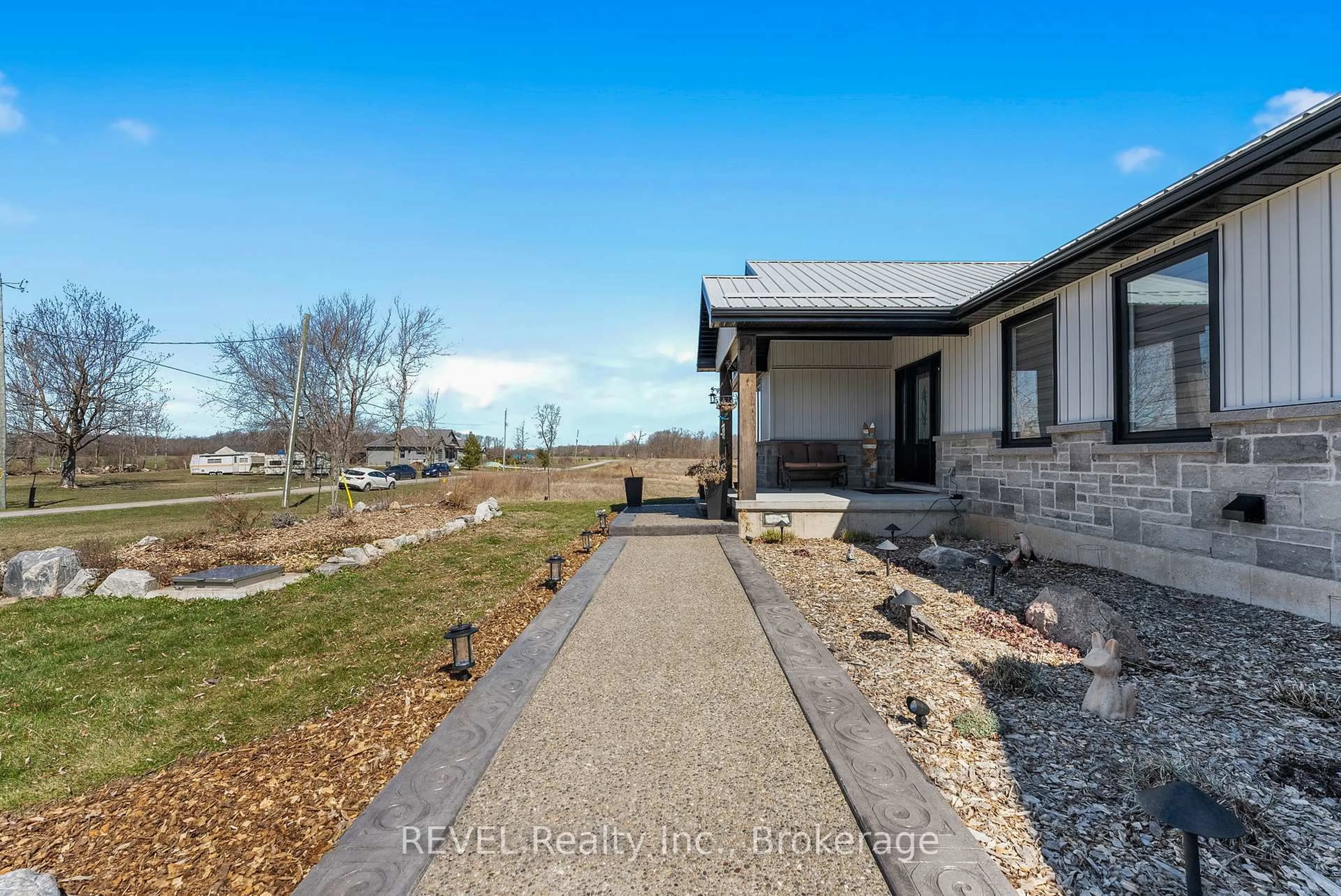 Unknown for 8 Reicheld Rd, Haldimand Ontario N0A 1P0