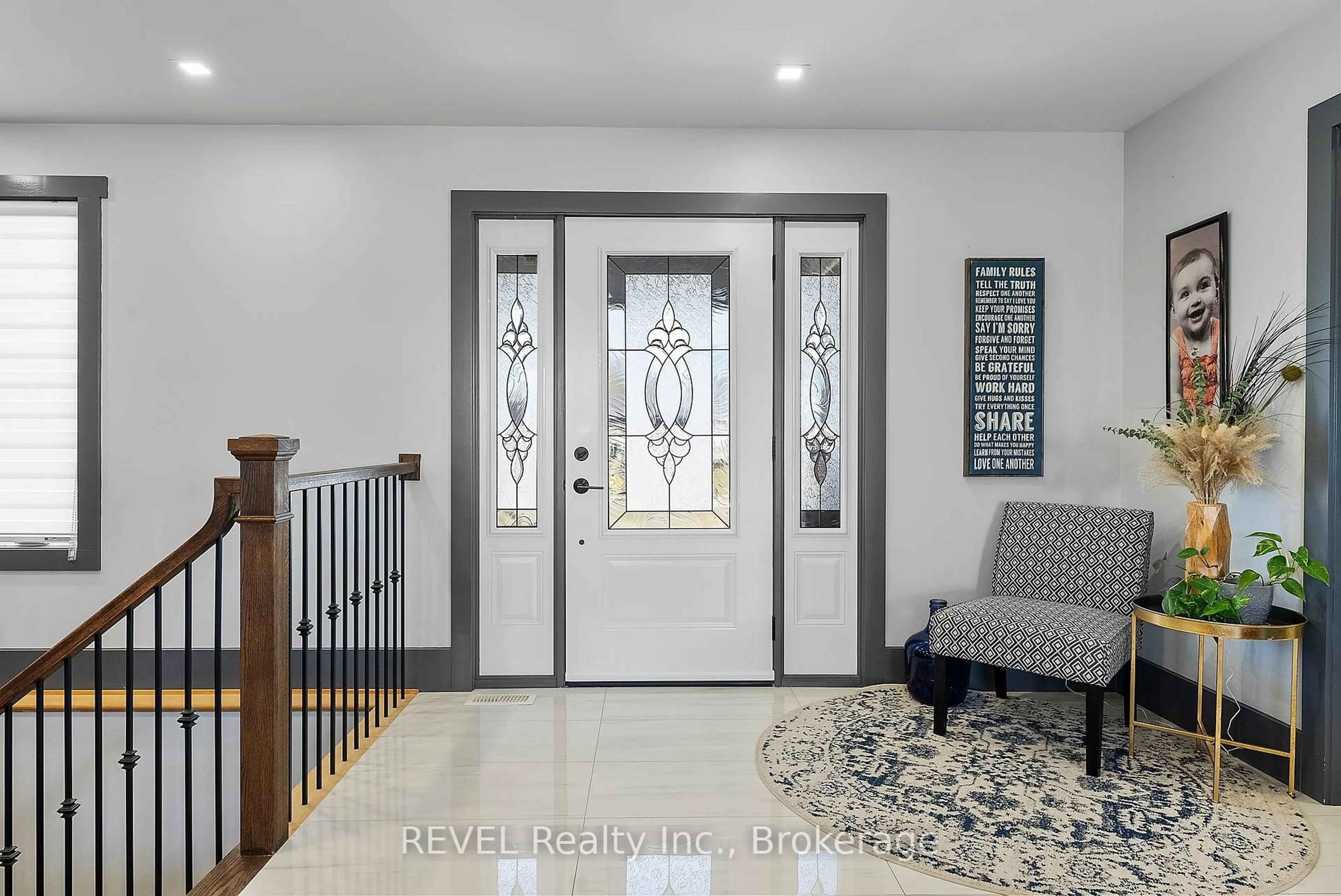 Indoor entryway for 8 Reicheld Rd, Haldimand Ontario N0A 1P0