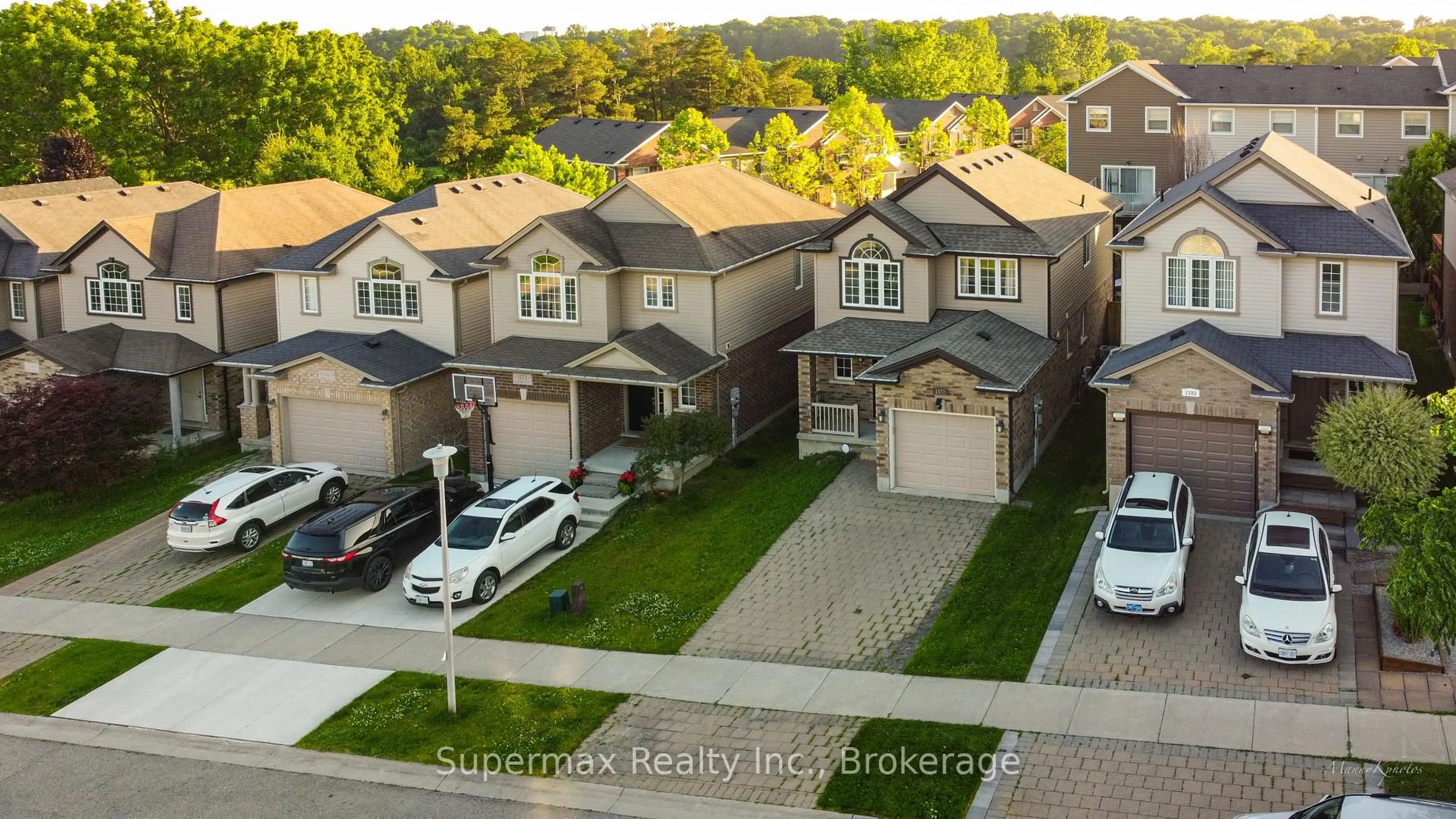 A pic from outside/outdoor area/front of a property/back of a property/a pic from drone, street for 1177 Whetherfield St, London North Ontario N6H 5X1