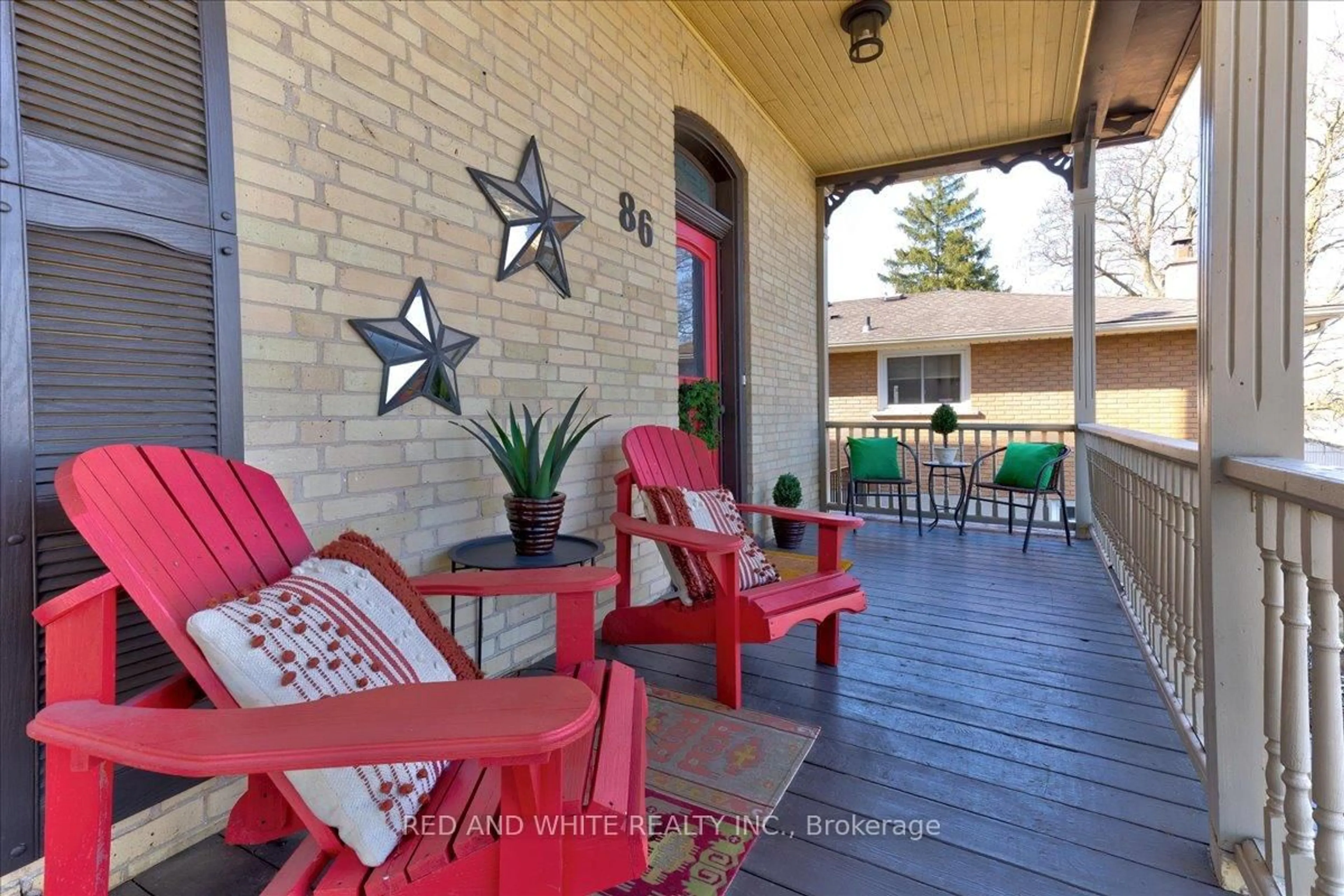 Patio, street for 86 Henderson St, Cambridge Ontario N3C 2G1