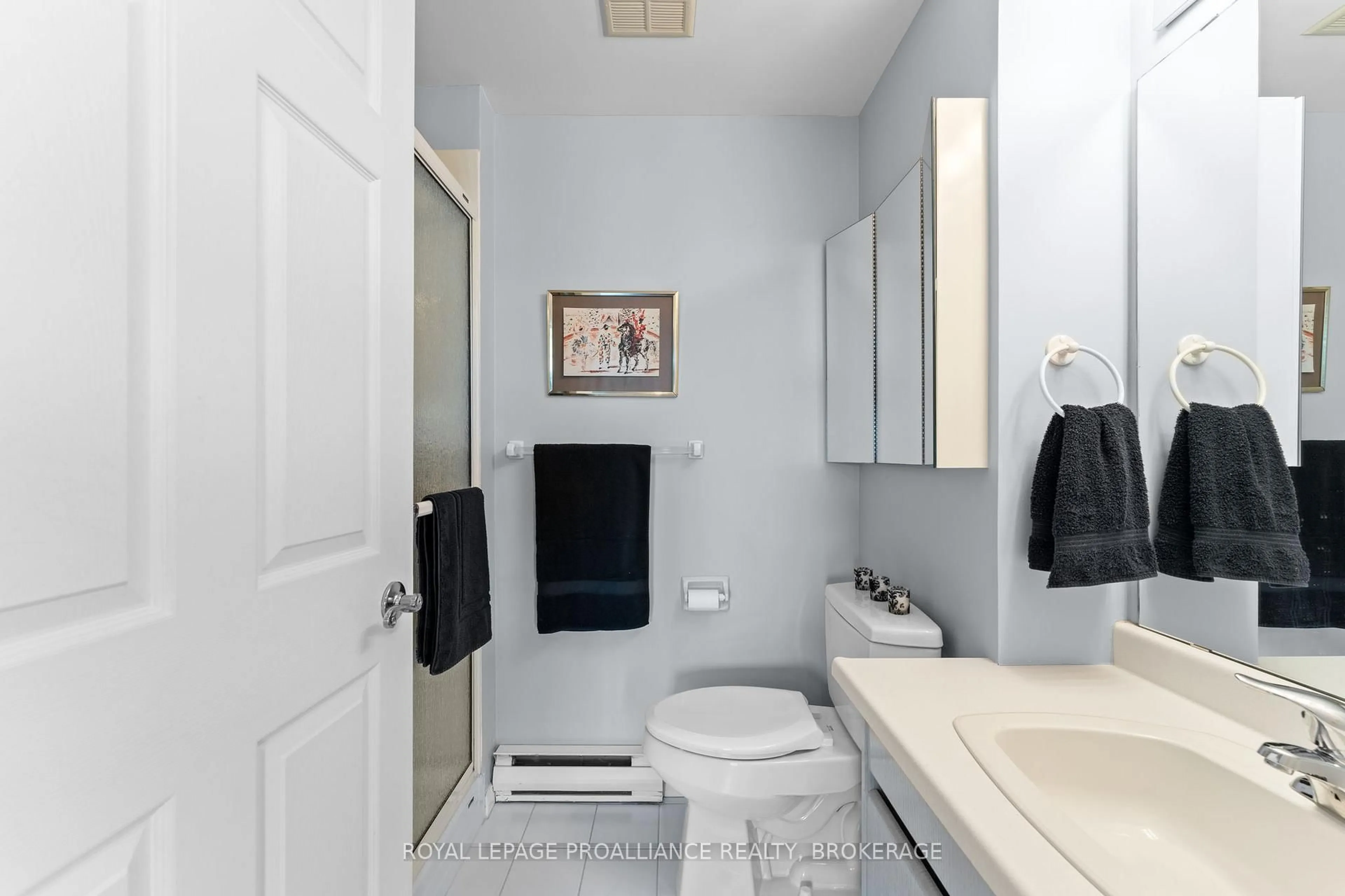 Standard bathroom, ceramic/tile floor for 1000 King St #705, Kingston Ontario K7M 8H3