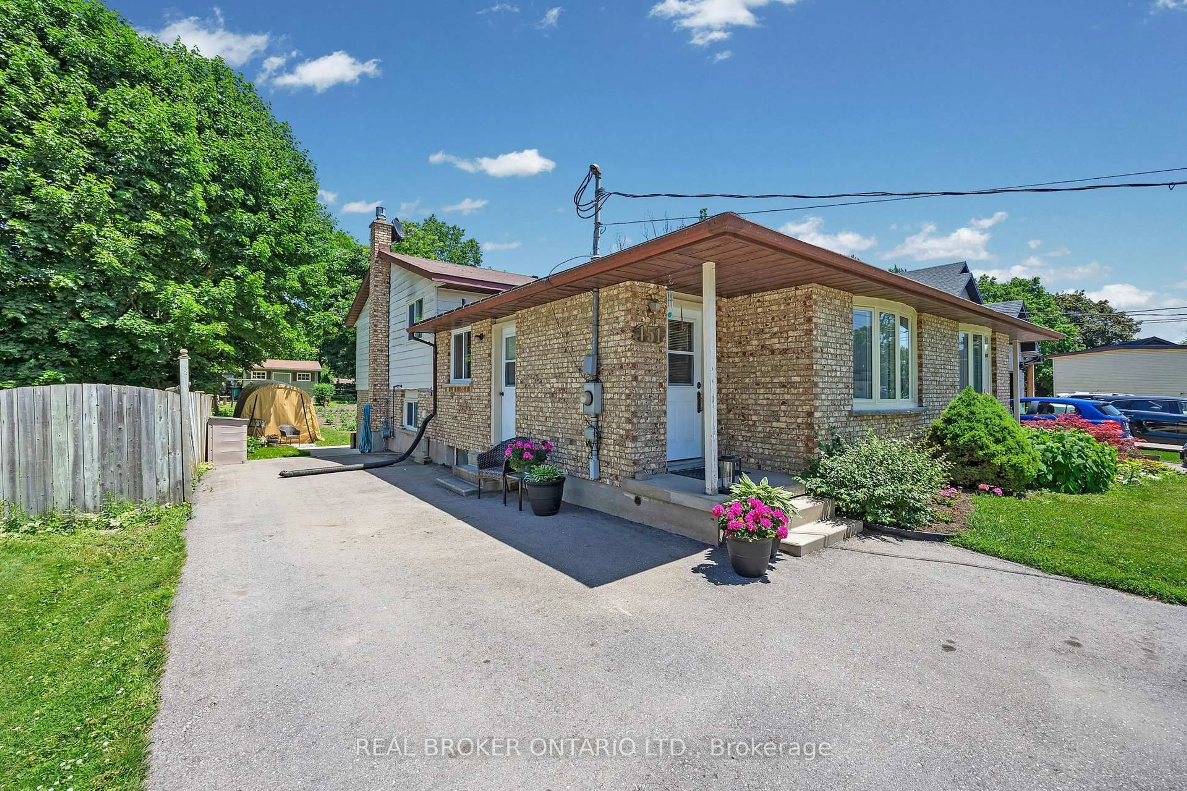 A pic from outside/outdoor area/front of a property/back of a property/a pic from drone, street for 151 Tannery St, Wilmot Ontario N3A 2S3