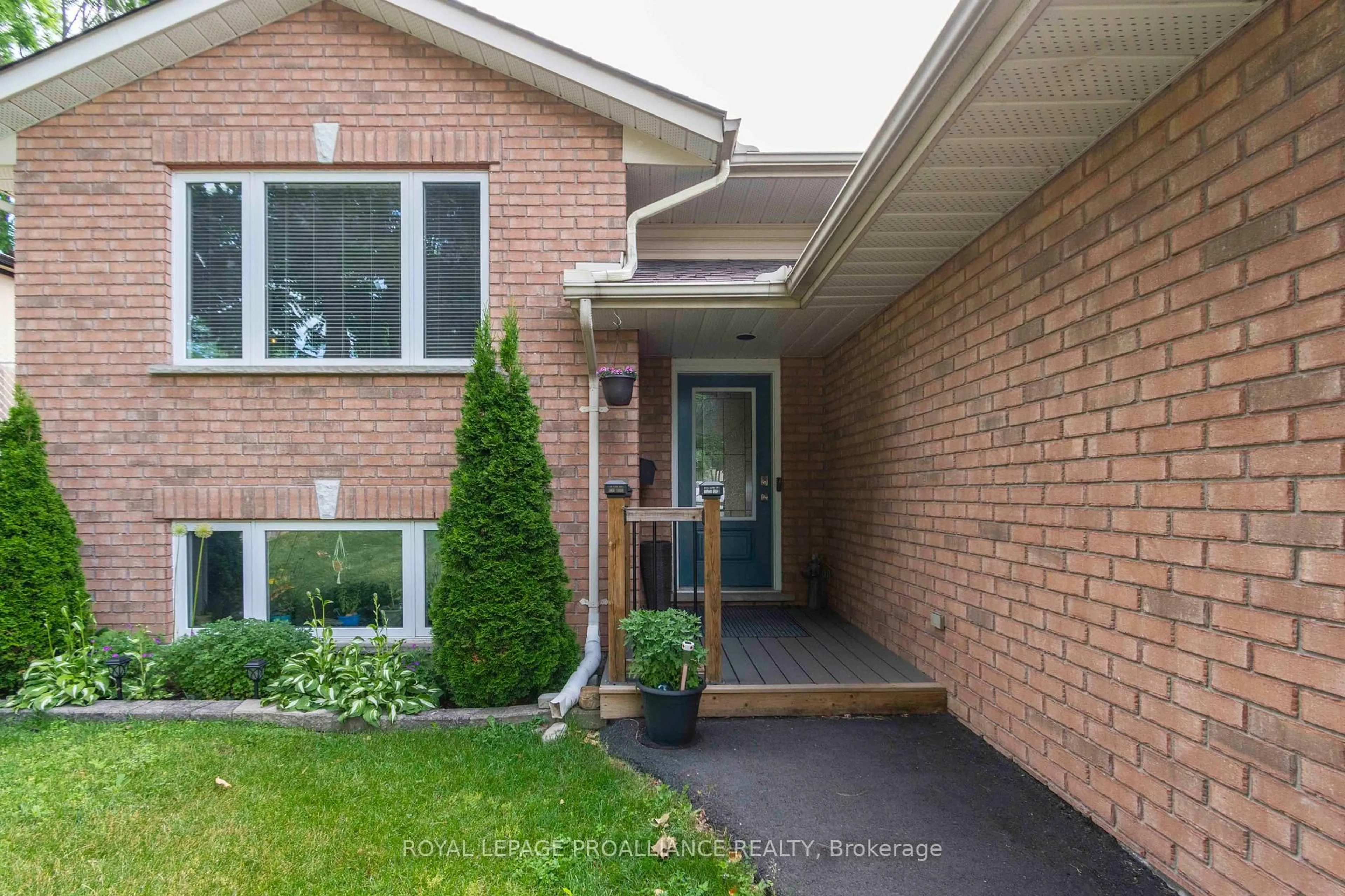 Home with brick exterior material, street for 39 Reid St, Quinte West Ontario K8V 5V8