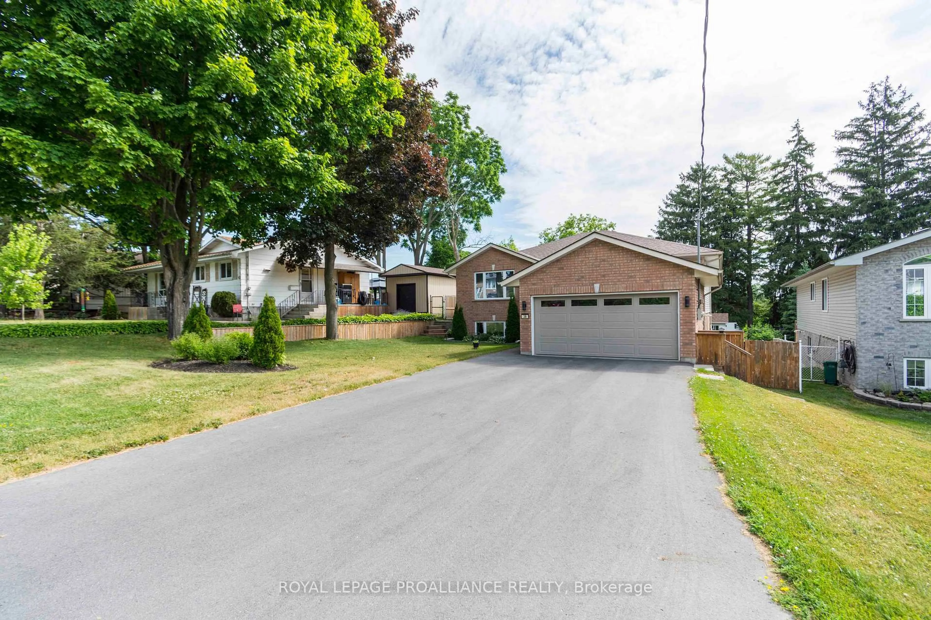 A pic from outside/outdoor area/front of a property/back of a property/a pic from drone, street for 39 Reid St, Quinte West Ontario K8V 5V8