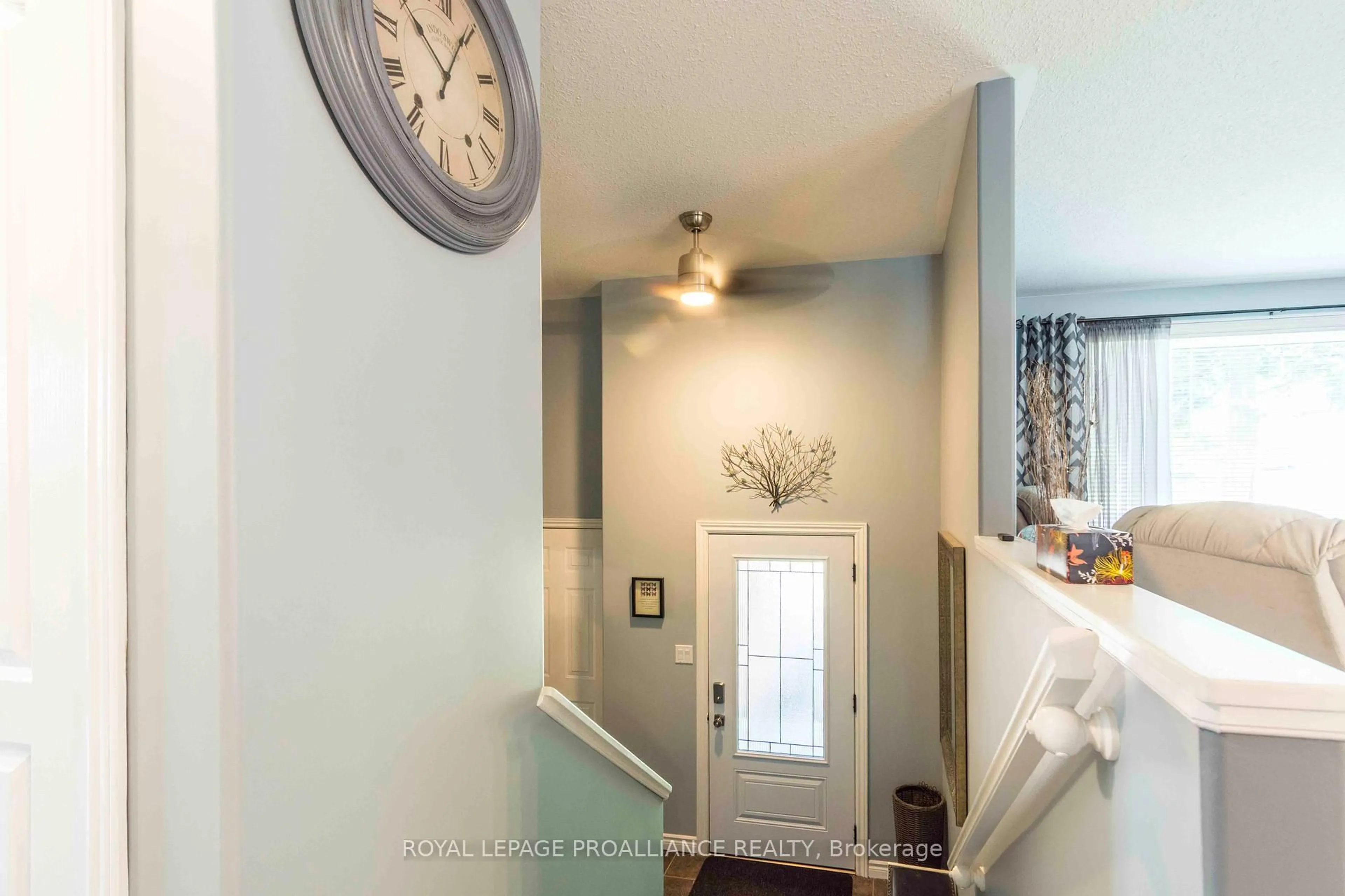 Indoor entryway for 39 Reid St, Quinte West Ontario K8V 5V8