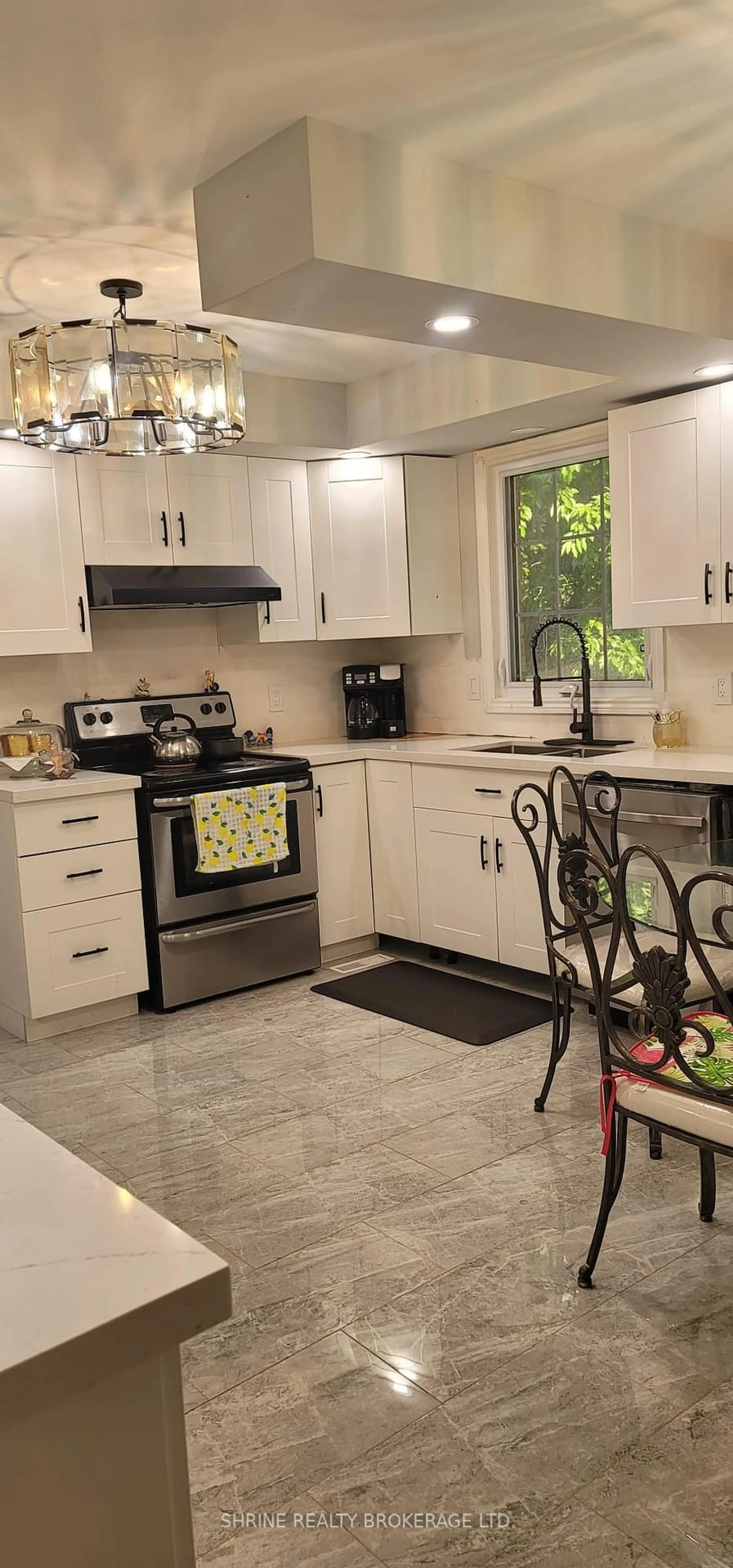 Open concept kitchen, ceramic/tile floor for 14 DONNYBROOK Rd, London North Ontario N5X 3C8