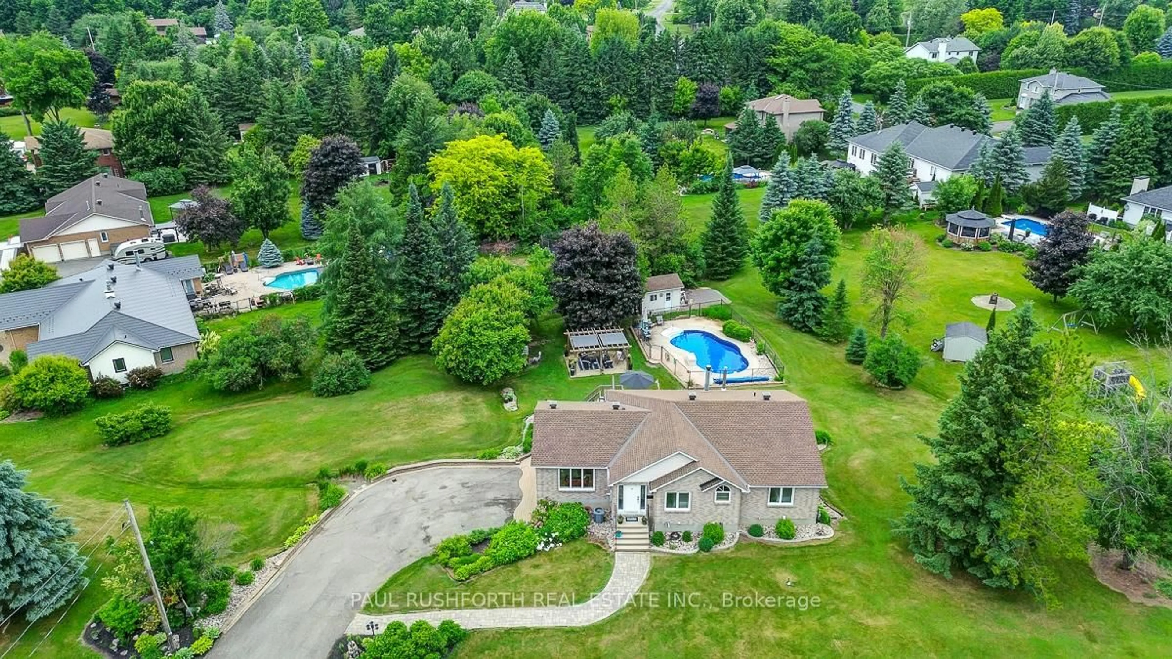 A pic from outside/outdoor area/front of a property/back of a property/a pic from drone, water/lake/river/ocean view for 2326 Lookout Dr, Cumberland Ontario K4C 1C1