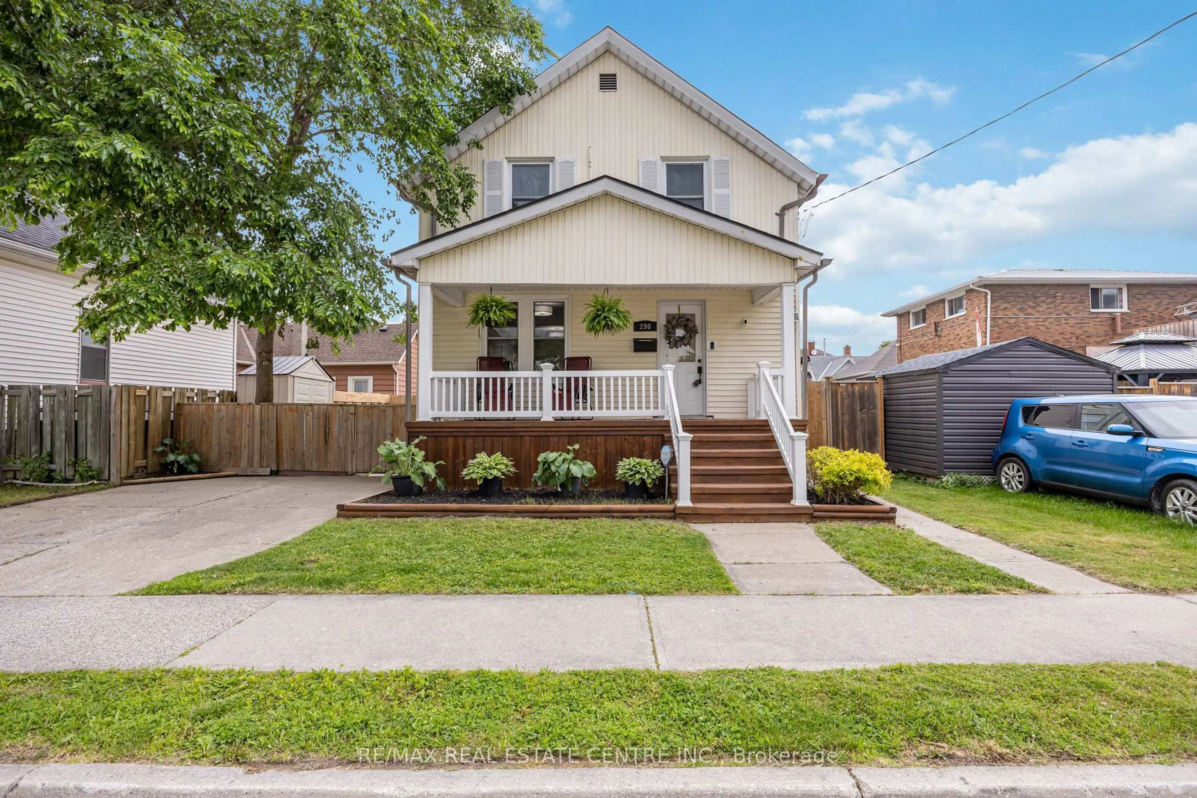 Home with brick exterior material, street for 290 Cromwell St, Sarnia Ontario N7T 3Y4