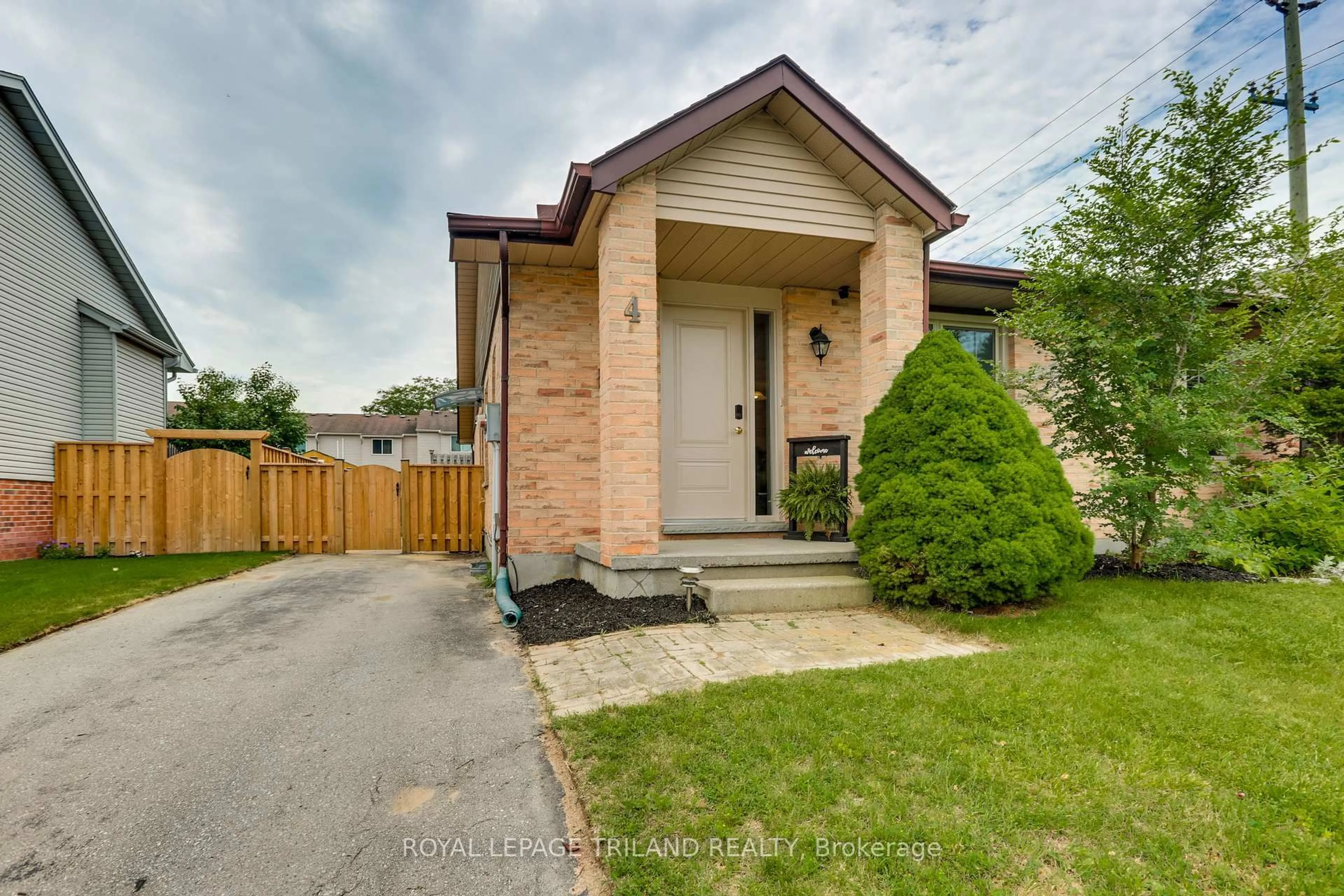 Unknown for 4 LA MANTIA Ave, Strathroy-Caradoc Ontario N7G 3Z5