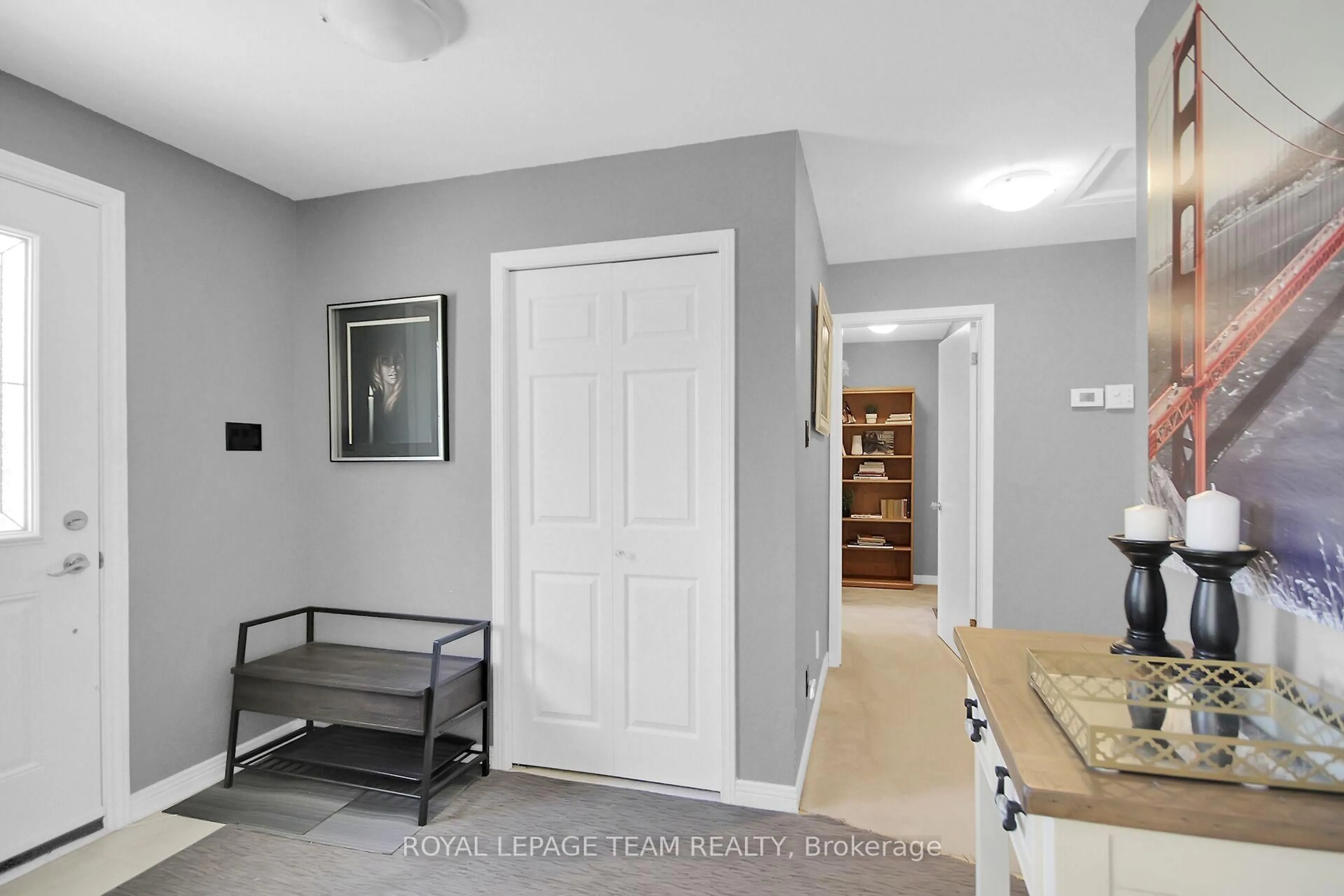 Indoor entryway for 3681 Armitage Ave, Ottawa Ontario K0A 1T0