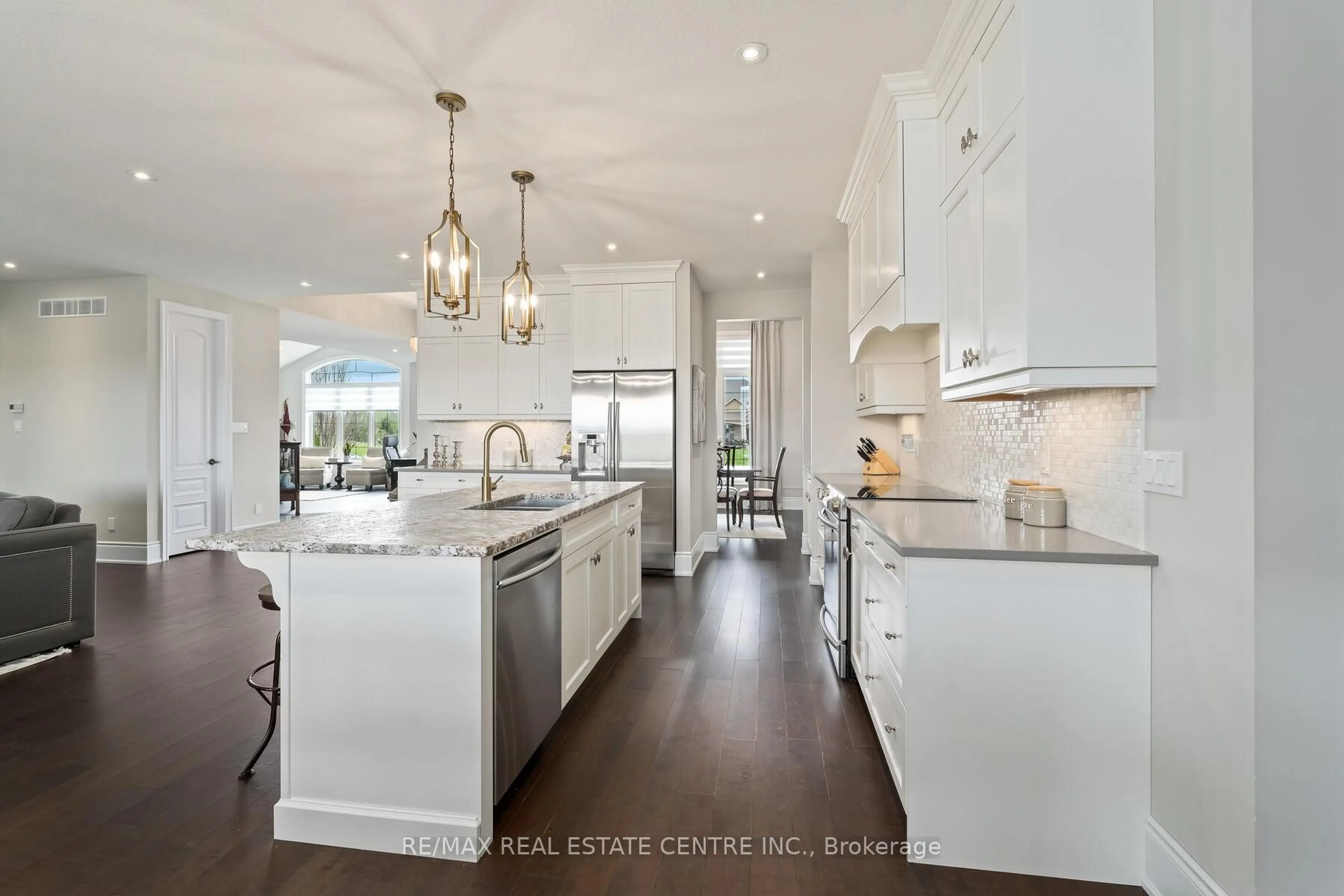 Open concept kitchen, unknown for 109 Crewson Crt, Erin Ontario N0B 2K0
