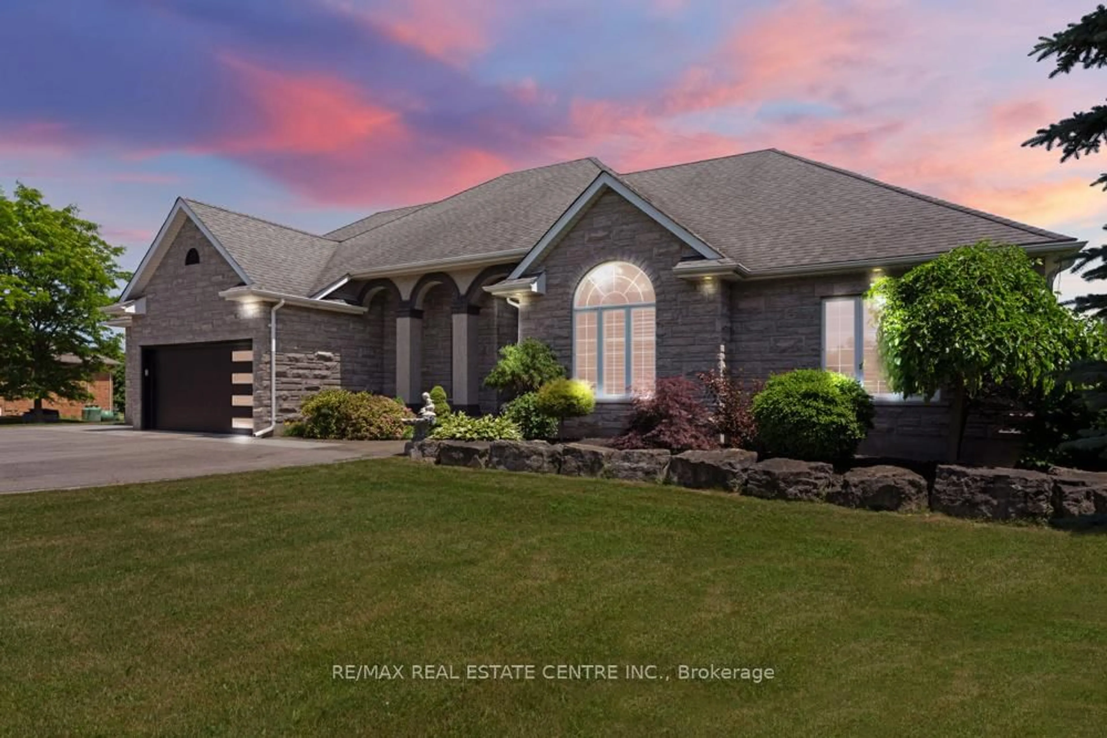 Home with brick exterior material, unknown for 1753 Shellard Rd, North Dumfries Ontario N1R 5S7