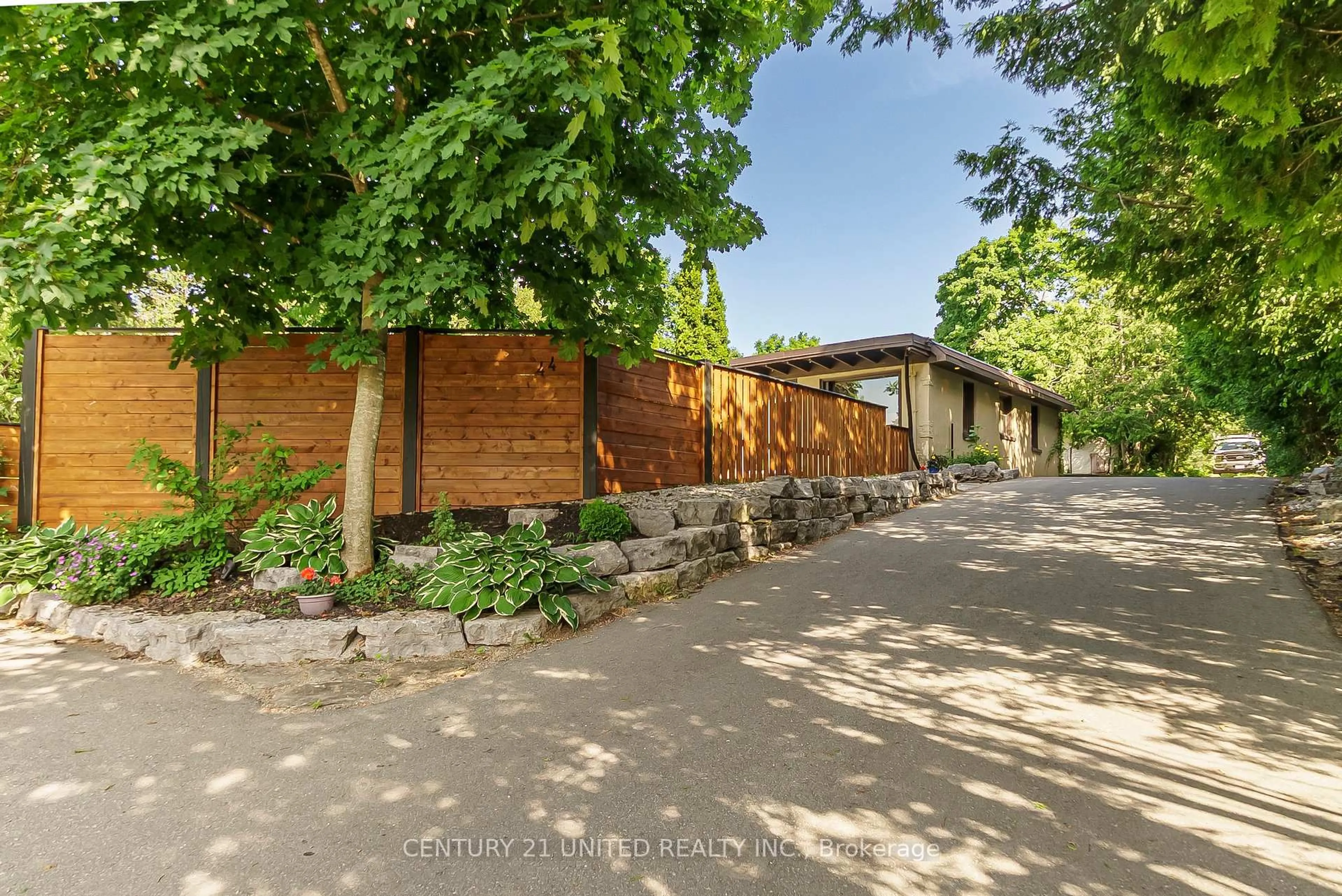 A pic from outside/outdoor area/front of a property/back of a property/a pic from drone, street for 44 Moorecraig Rd, Peterborough West Ontario K9J 6V7