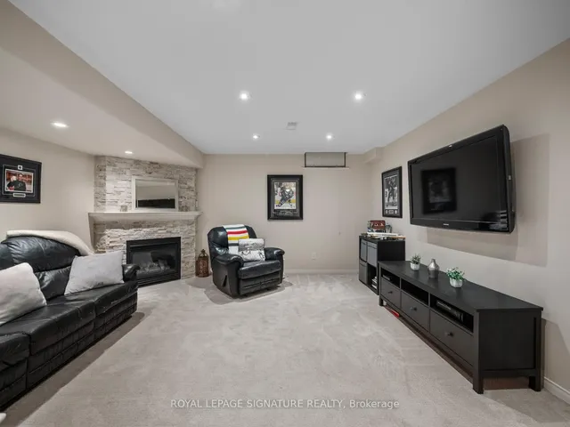 Additional property image - 13 Bronte Crt