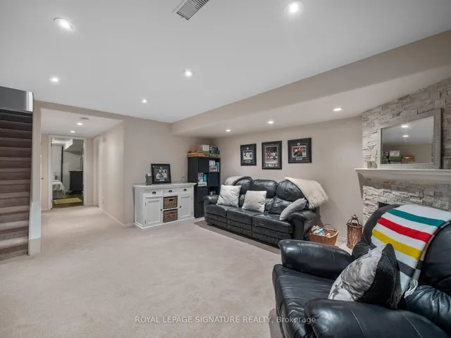 Additional property image - 13 Bronte Crt