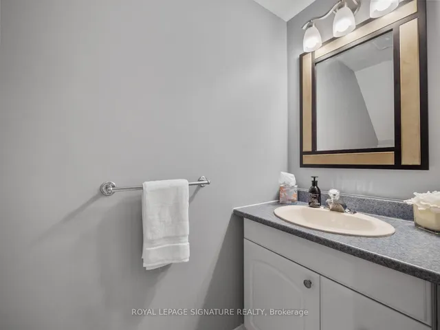 Additional property image - 13 Bronte Crt