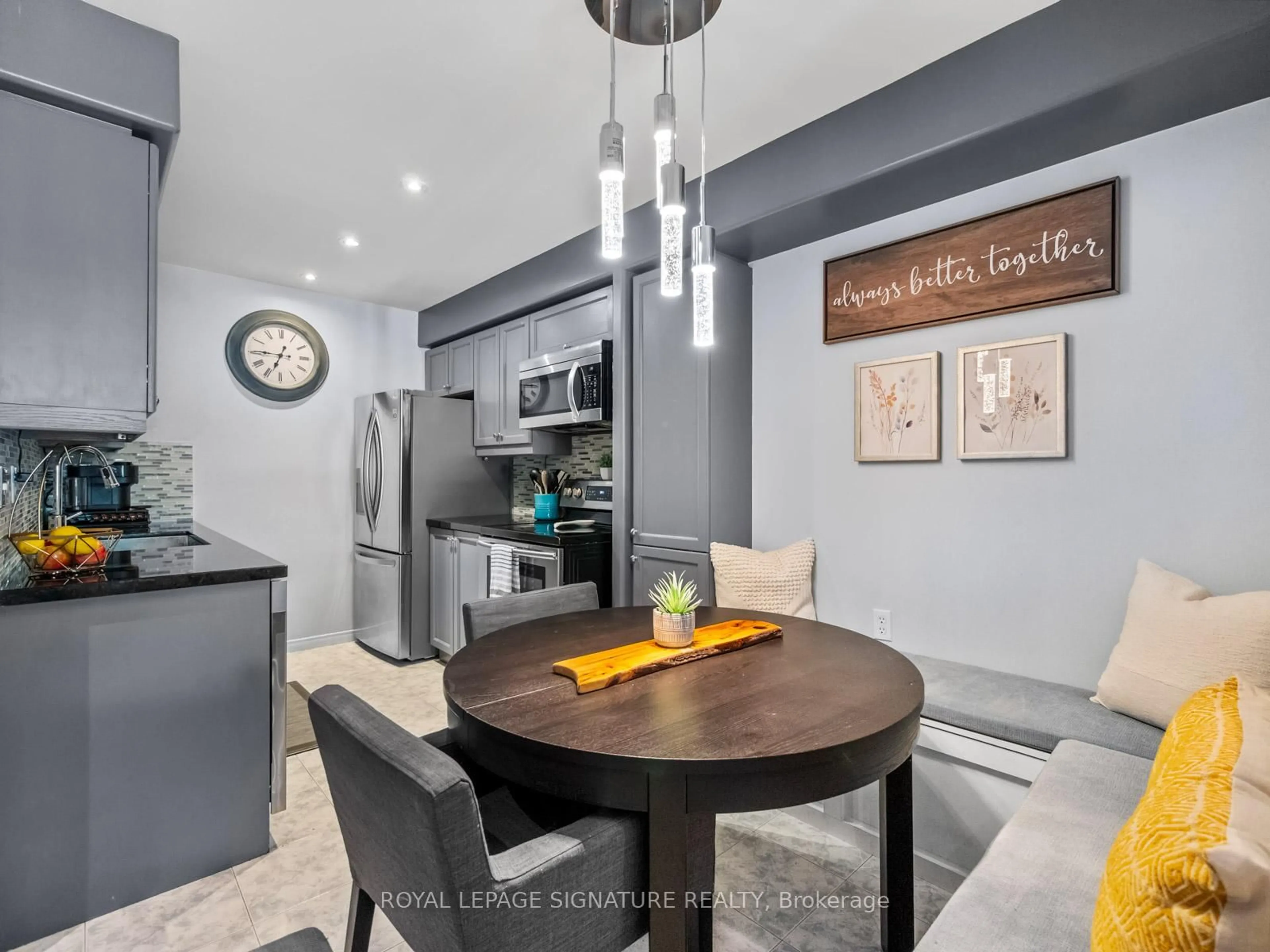 Open concept kitchen, ceramic/tile floor for 13 Bronte Crt, Hamilton Ontario L9H 7N2