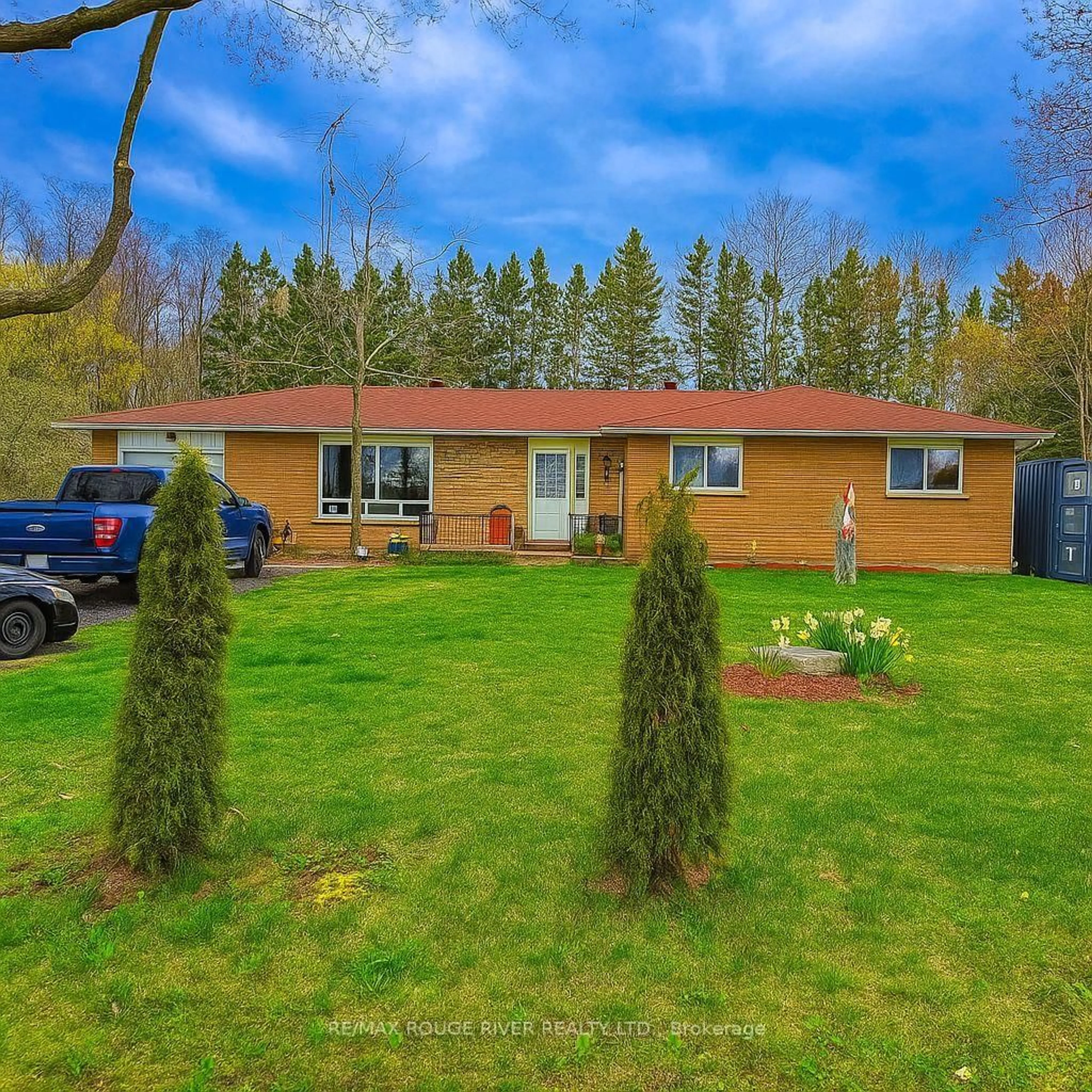 A pic from outside/outdoor area/front of a property/back of a property/a pic from drone, street for 3075 Zion Rd, Port Hope Ontario L1A 3V7