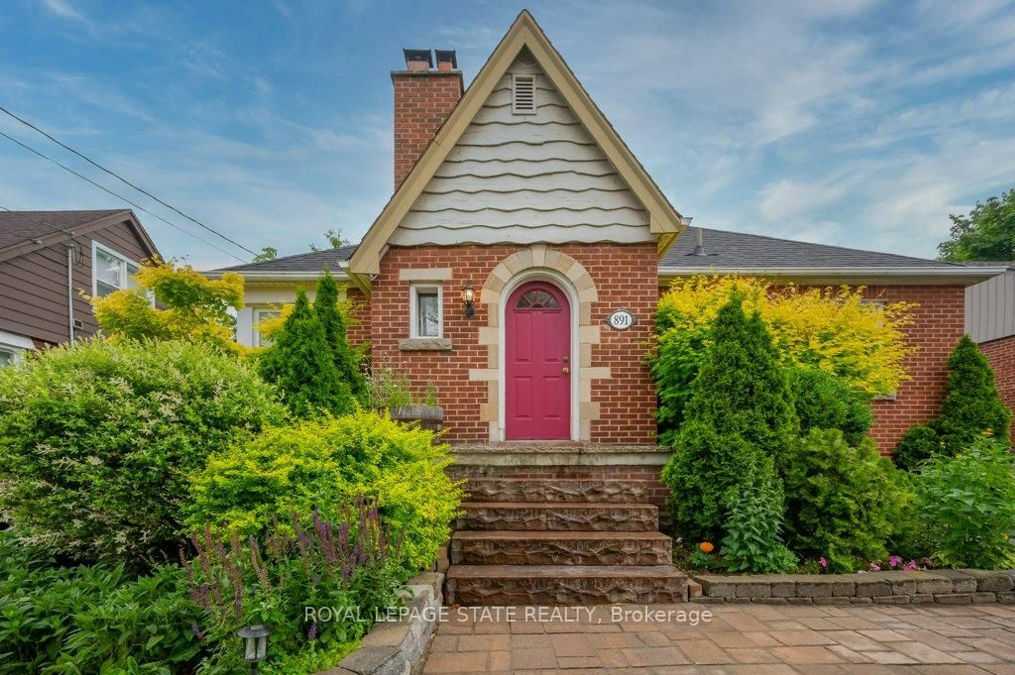 Home with brick exterior material, street for 891 Garth St, Hamilton Ontario L9C 4L1