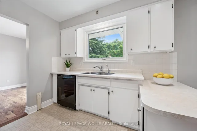 Additional image 28 of 29 Strathcona Cres