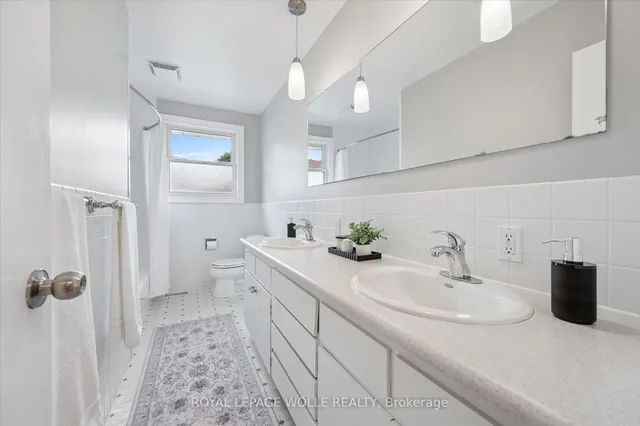 Additional image 24 of 29 Strathcona Cres