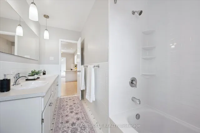 Additional image 23 of 29 Strathcona Cres