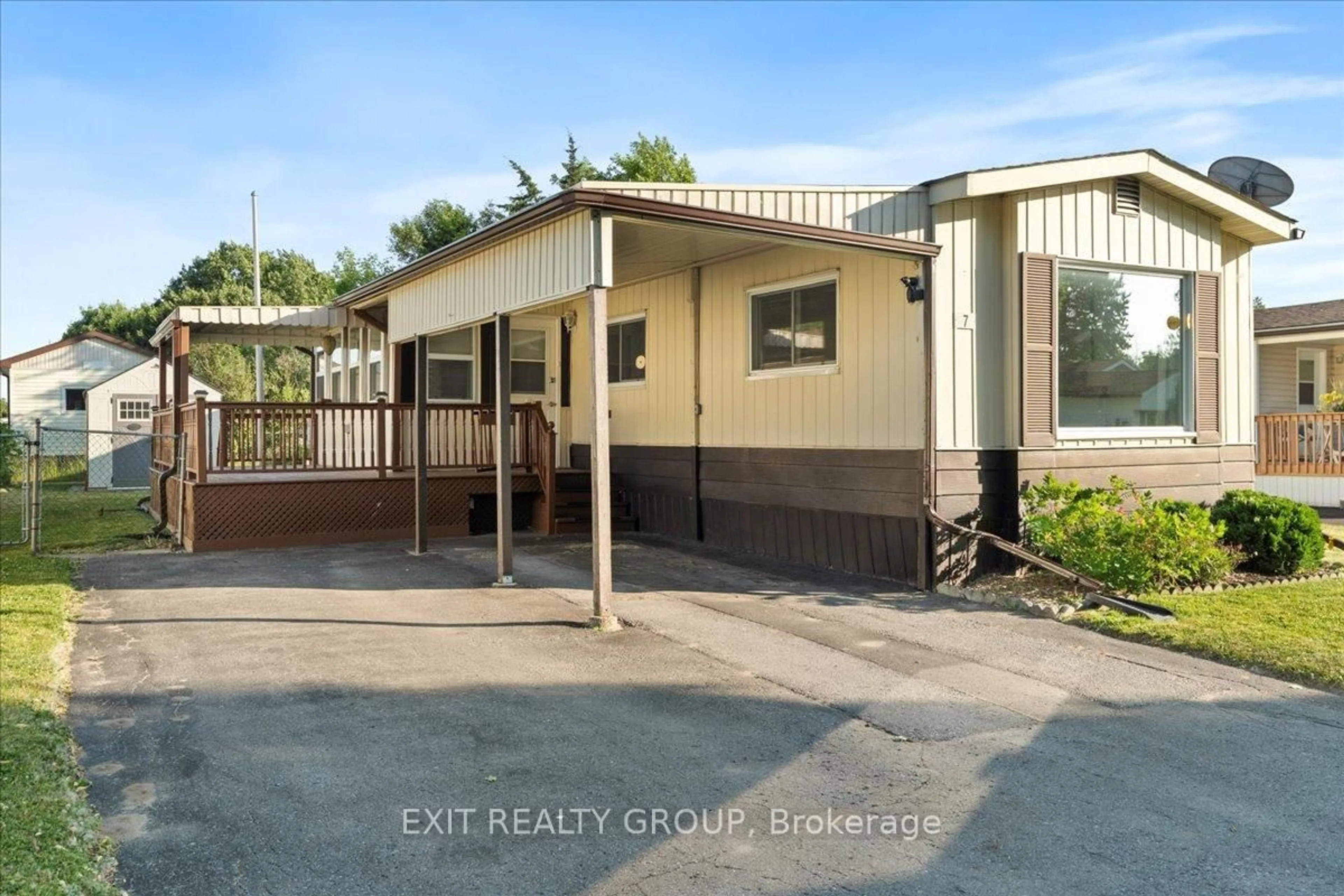 Home with vinyl exterior material, street for 7 Finch Lane, Quinte West Ontario K8N 4Z3