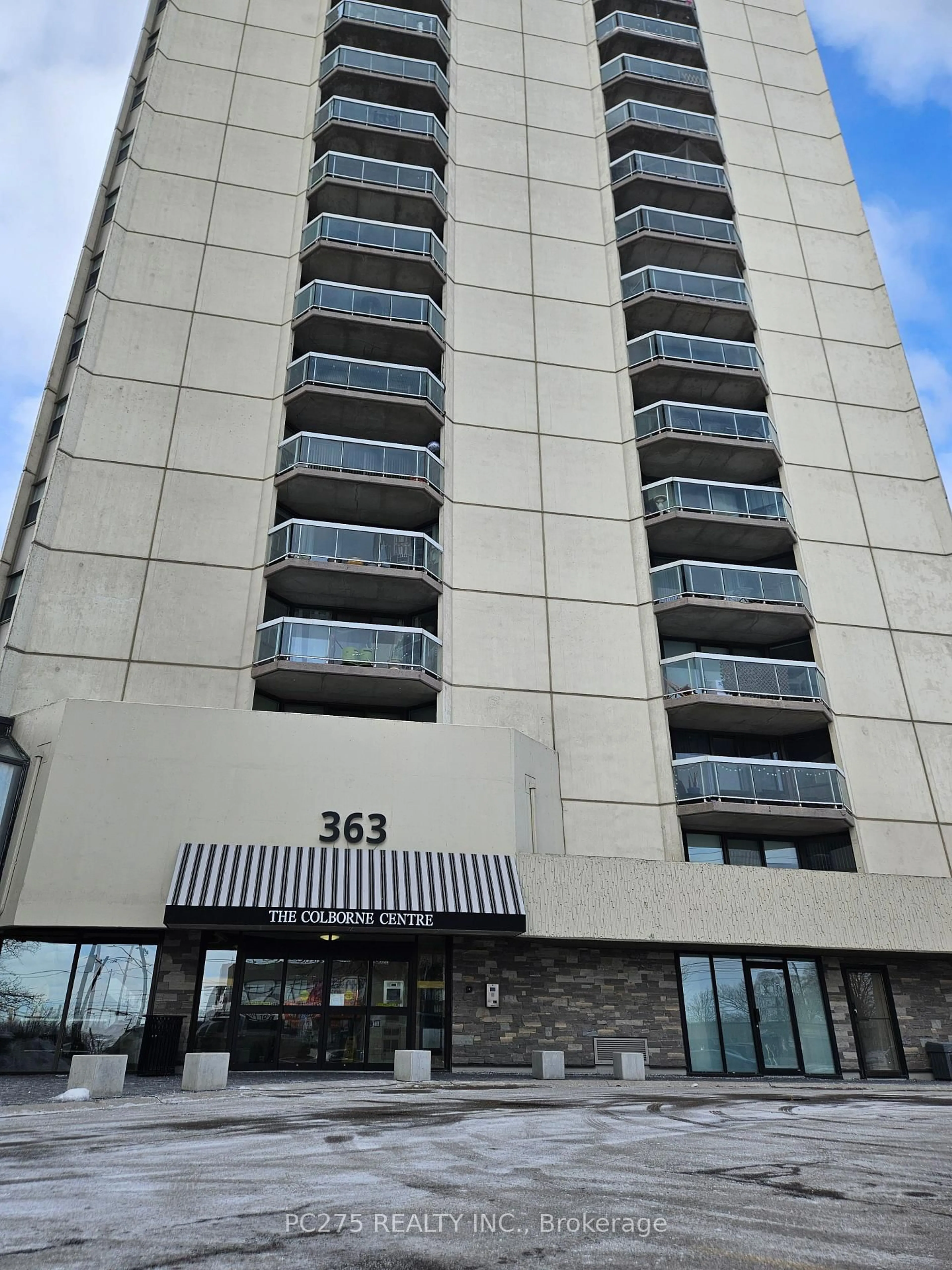 Indoor foyer for 363 Colborne St #2104, London East Ontario N6B 3N3