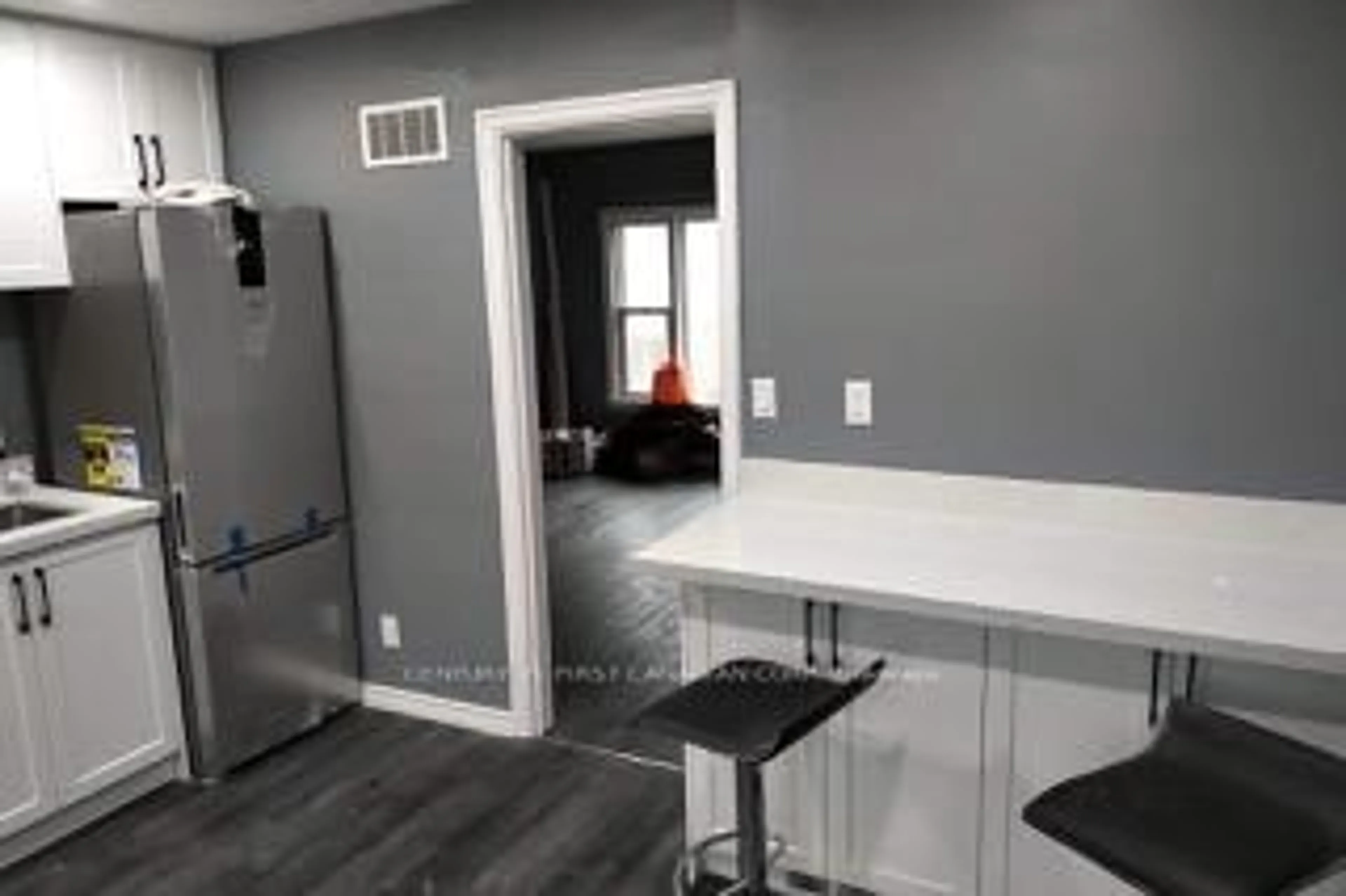 A pic of a room for 30 Oxford St, London North Ontario N6H 1R3