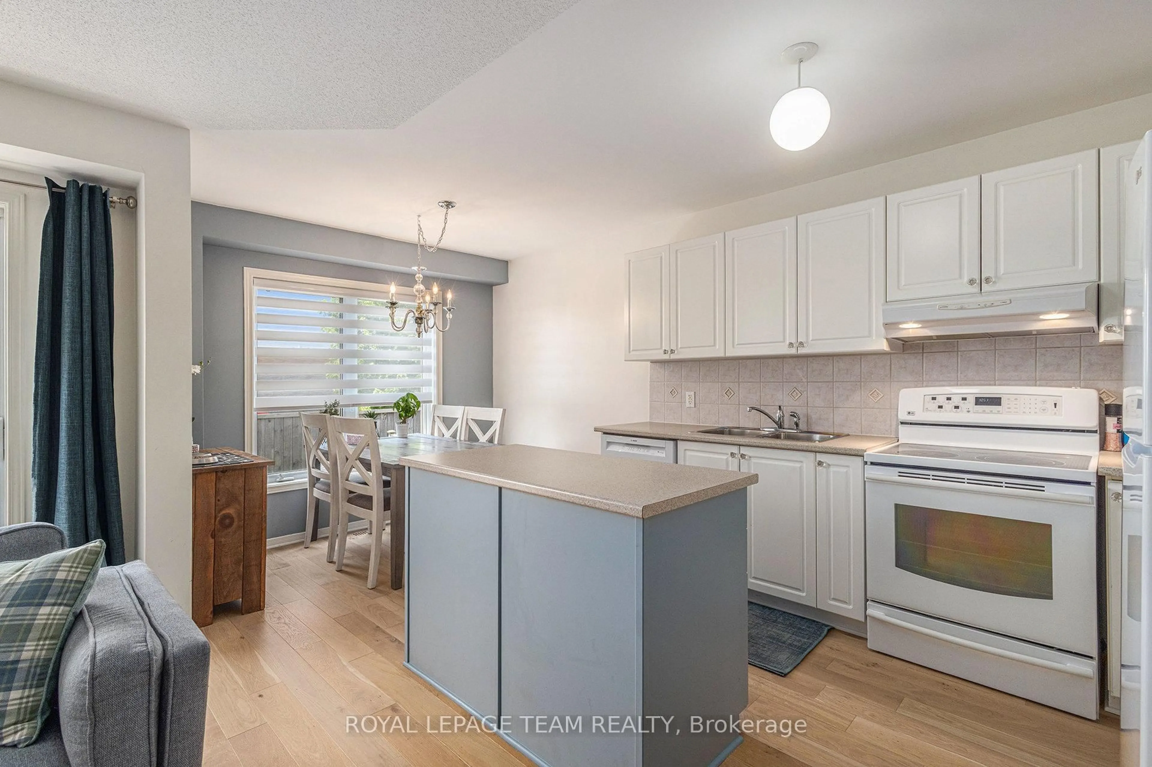Standard kitchen, unknown for 138 Freeport Dr, Ottawa Ontario K2M 0A8