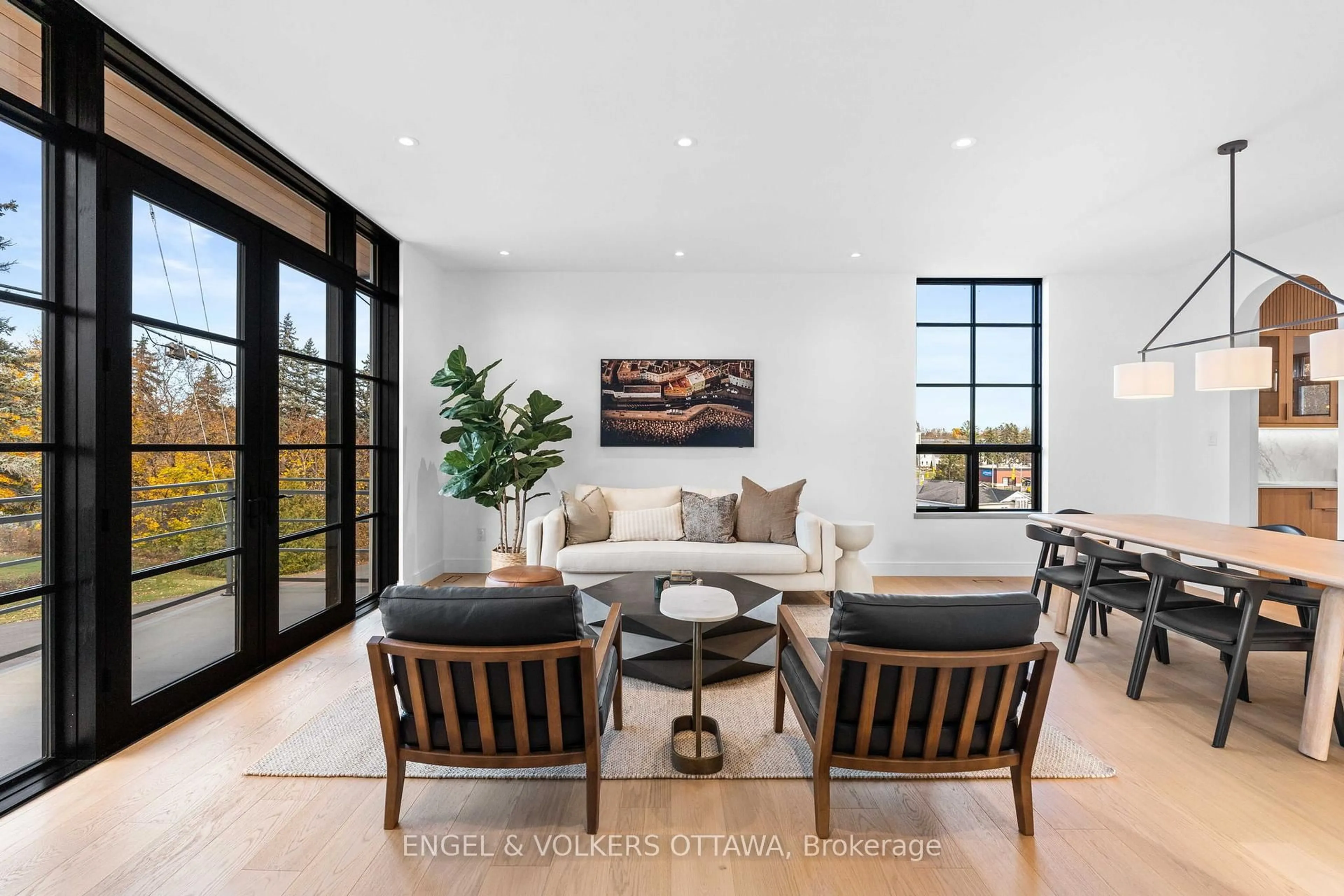 Living room with furniture, unknown for 1168 Highcroft Dr, Manotick Ontario K4M 0Z1