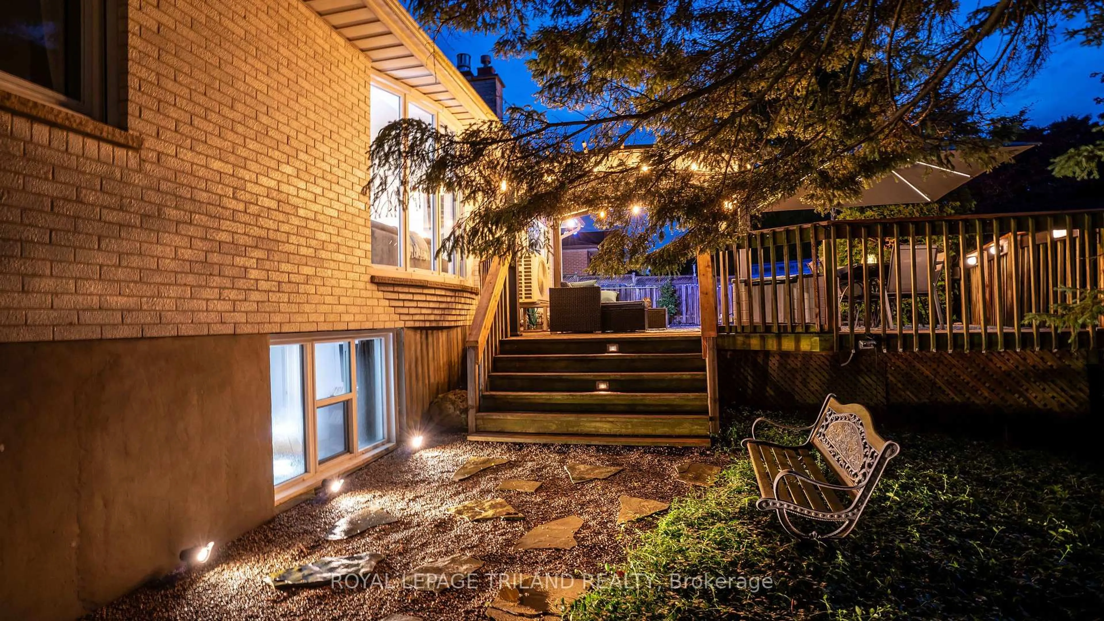 Patio, street for 82 Compton Cres, London South Ontario N6C 4G1