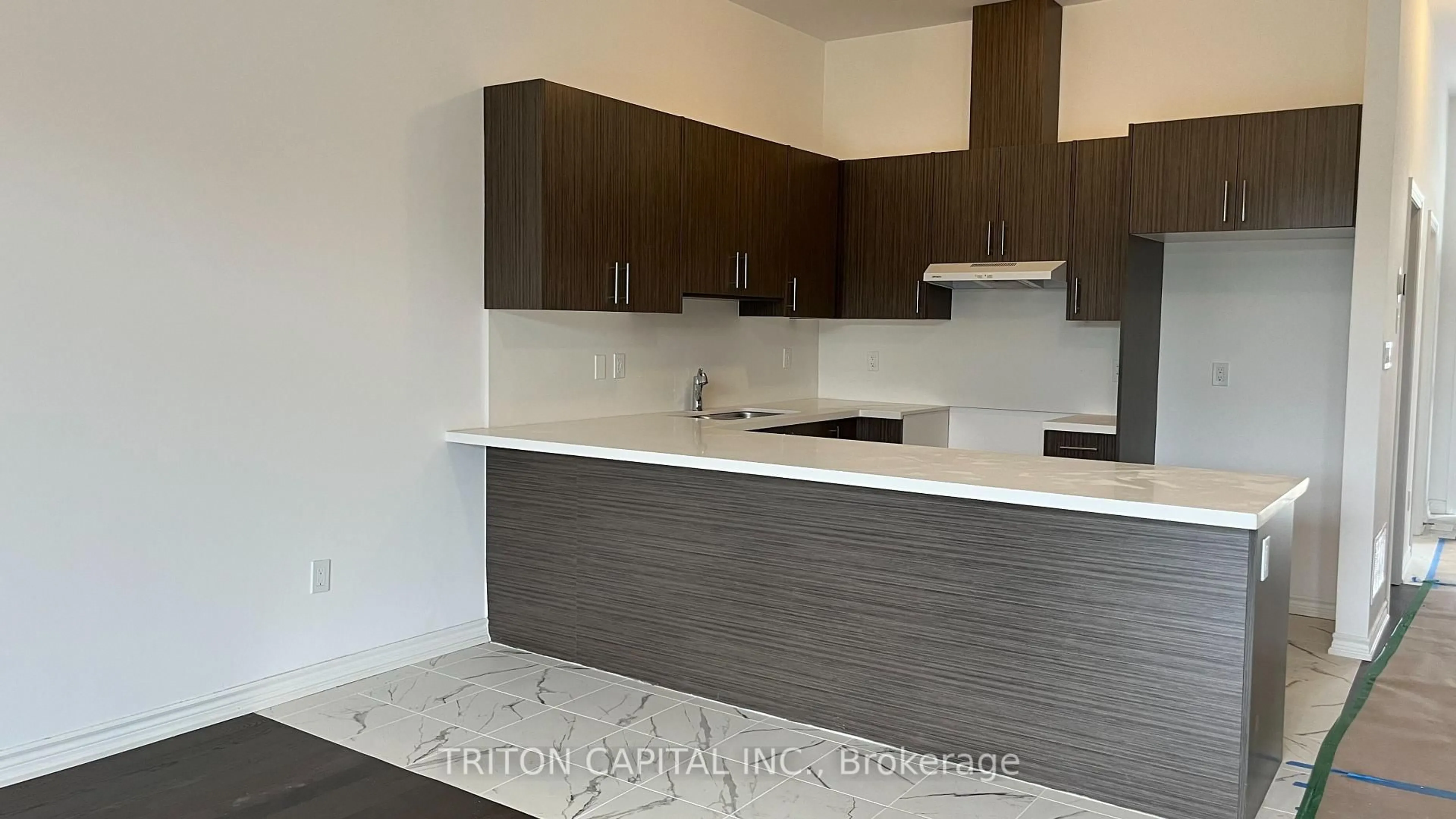 Standard kitchen, unknown for 5 Turnberry Crt, Bracebridge Ontario P1L 0N5