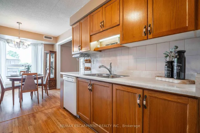 Additional property image - 416 Limeridge Rd Unit 216