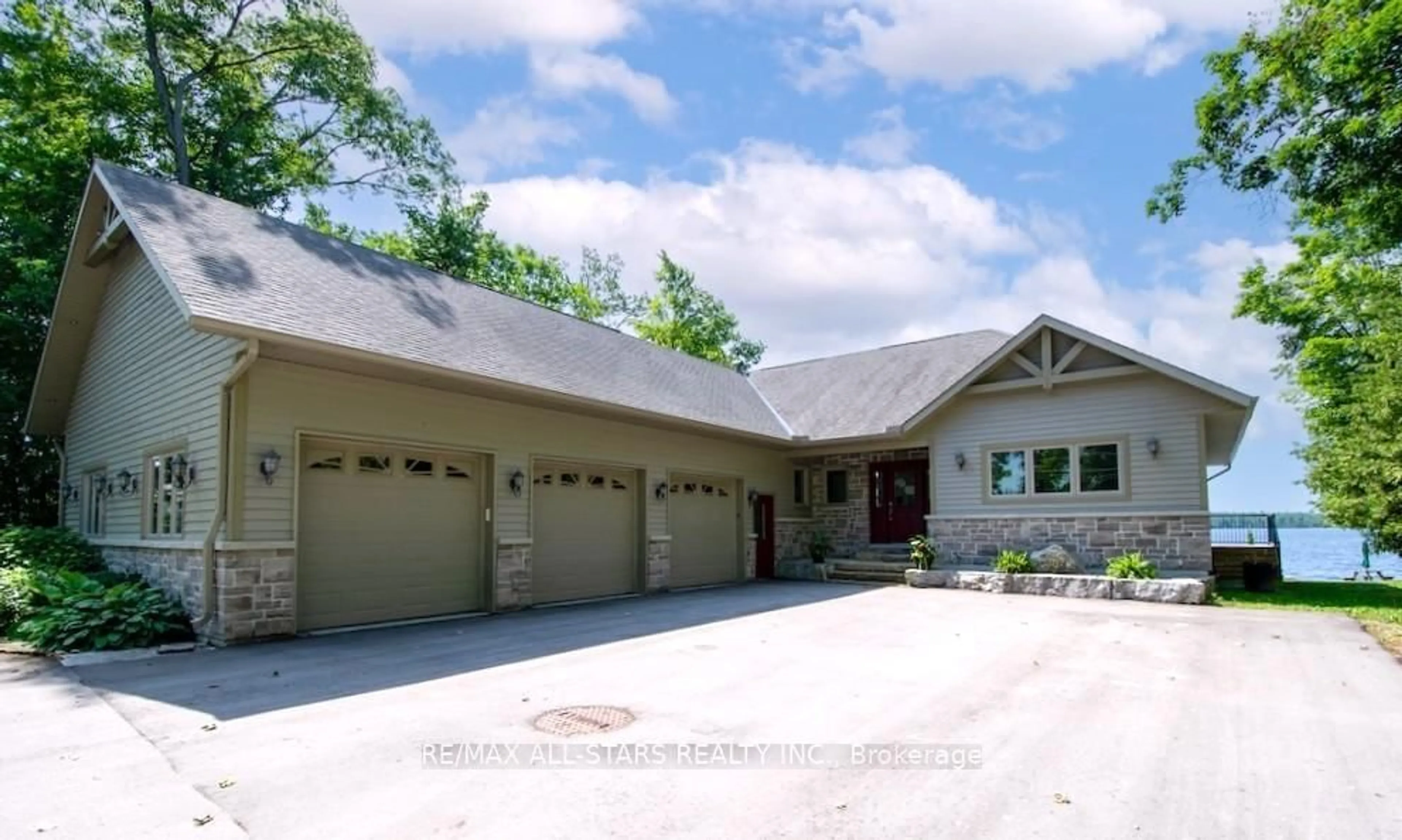 Indoor garage for 64 Fire Route 103 B, Trent Lakes Ontario K0M 1A0