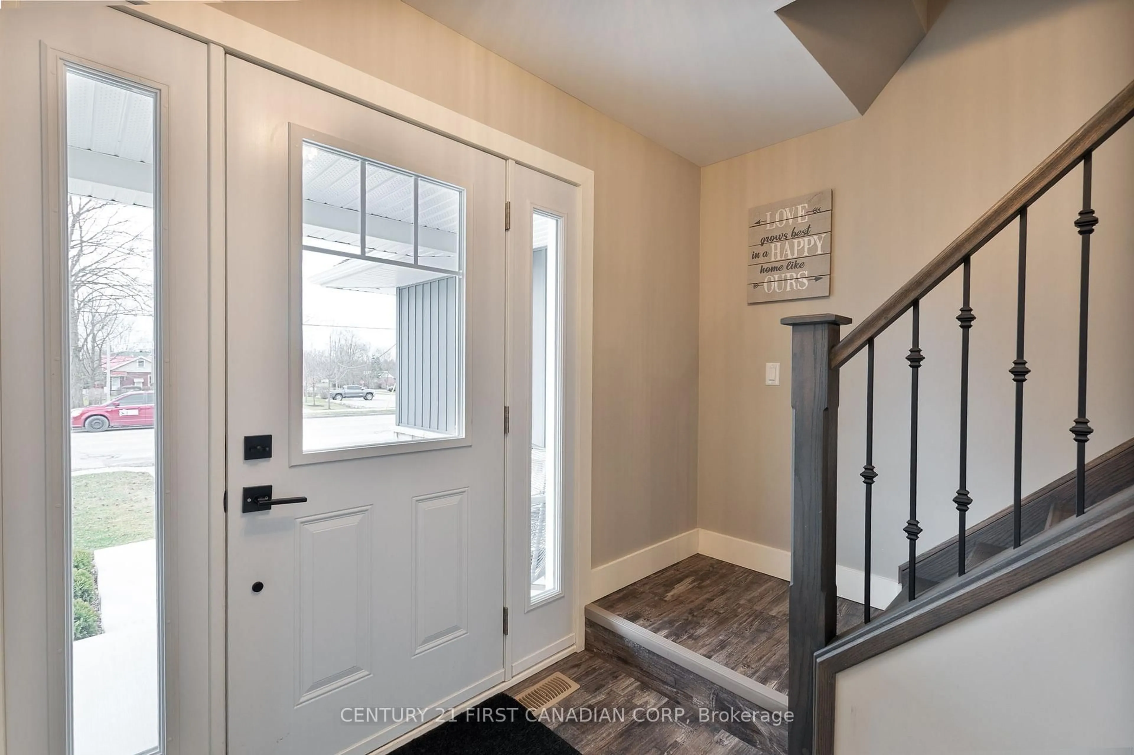 Indoor entryway for 51130 Ron McNeil Line, Malahide Ontario N0L 2J0