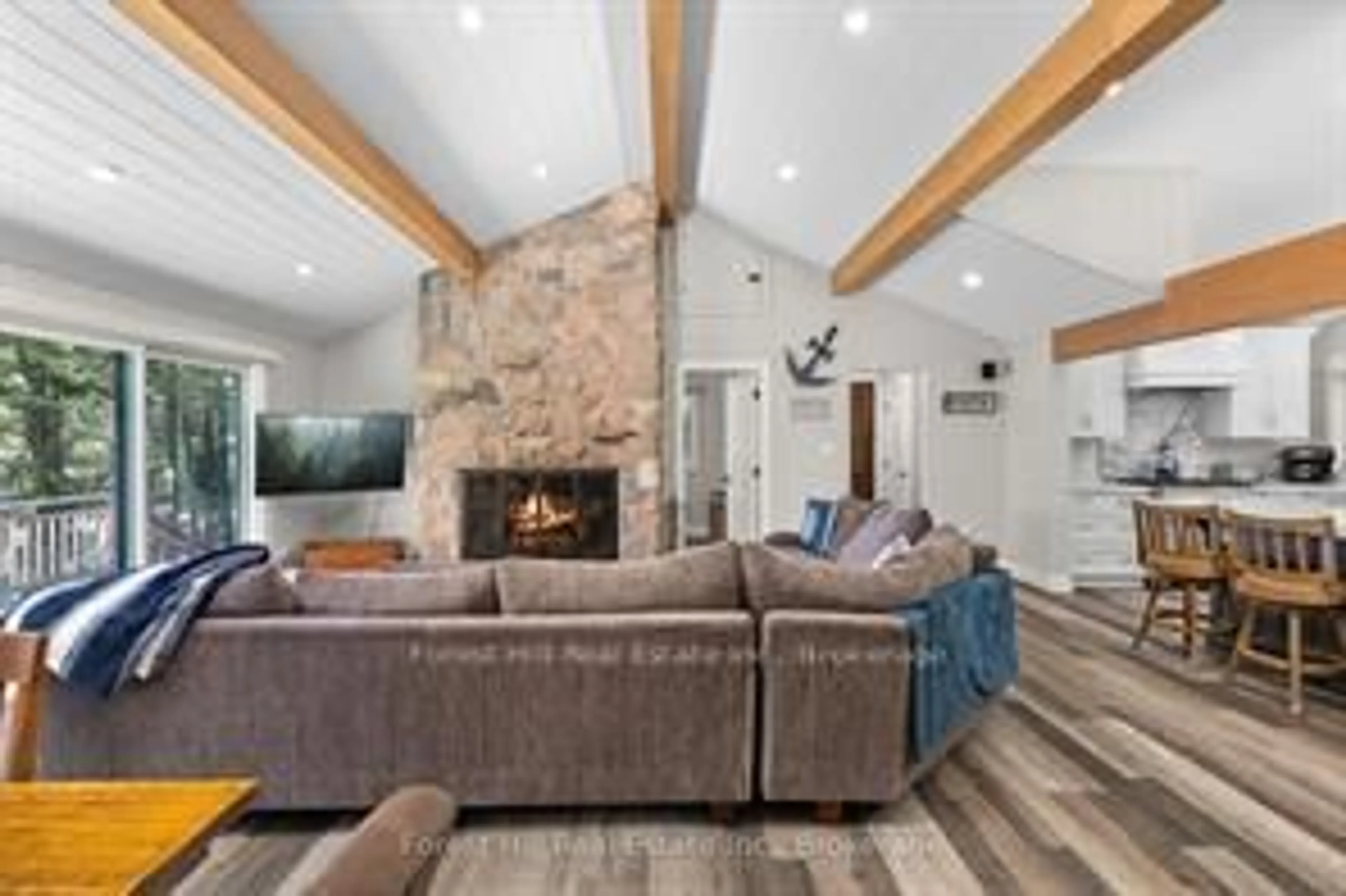 Living room with furniture, unknown for 1050 Fair-Lee Park Rd, Muskoka Lakes Ontario P0B 1G0