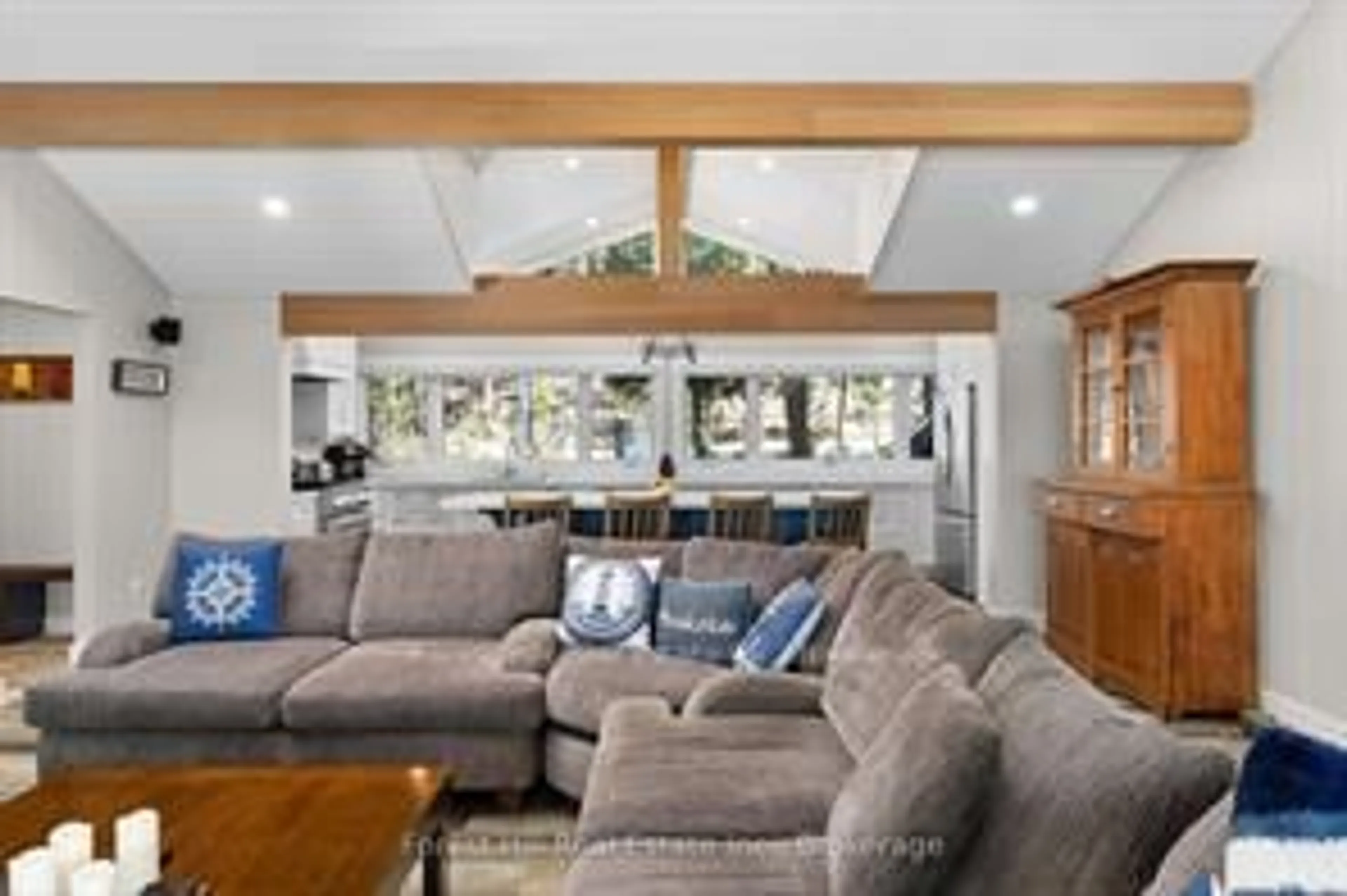 Living room with furniture, unknown for 1050 Fair-Lee Park Rd, Muskoka Lakes Ontario P0B 1G0
