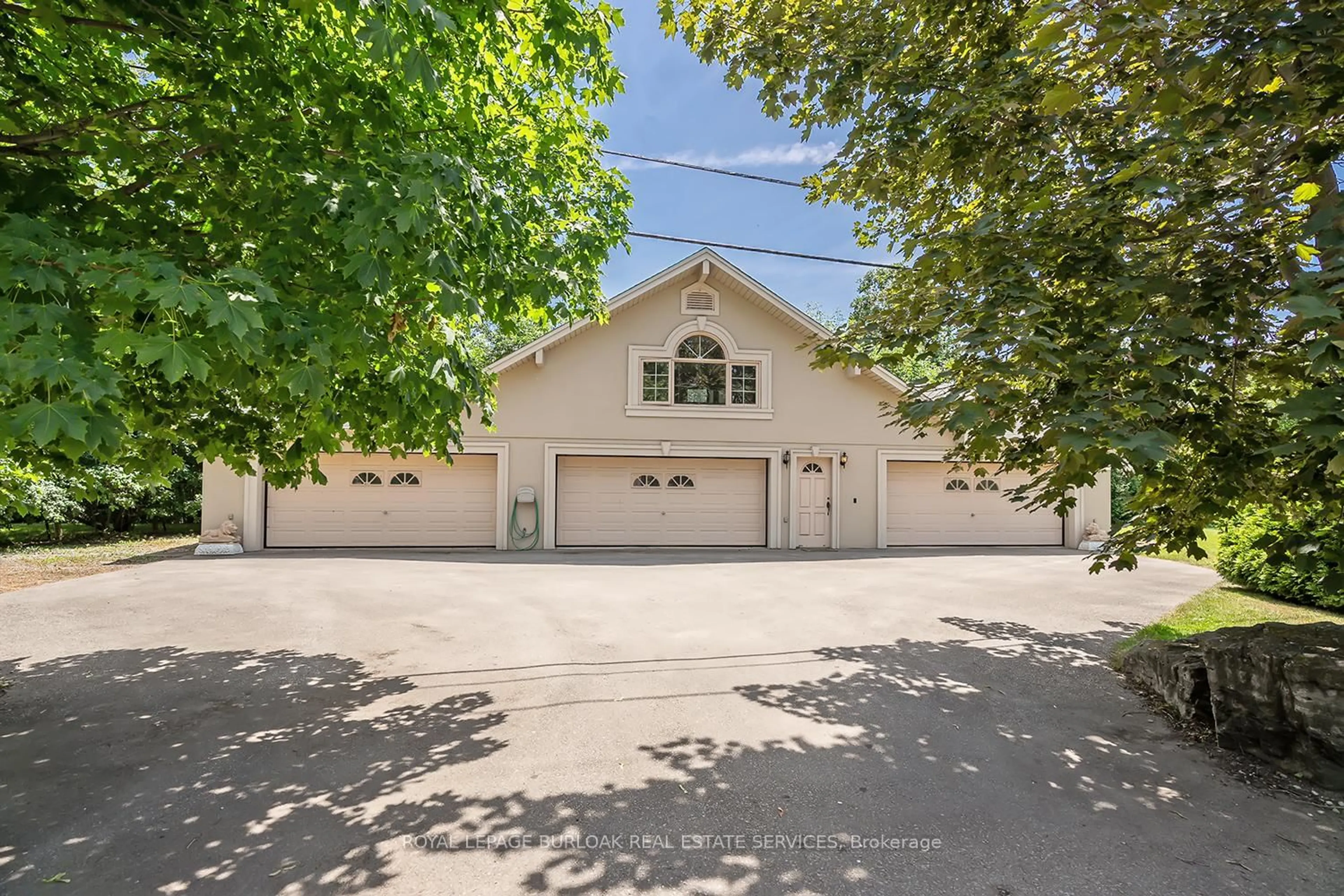 Unknown for 11 Winona Park Rd, Hamilton Ontario L8E 5E9