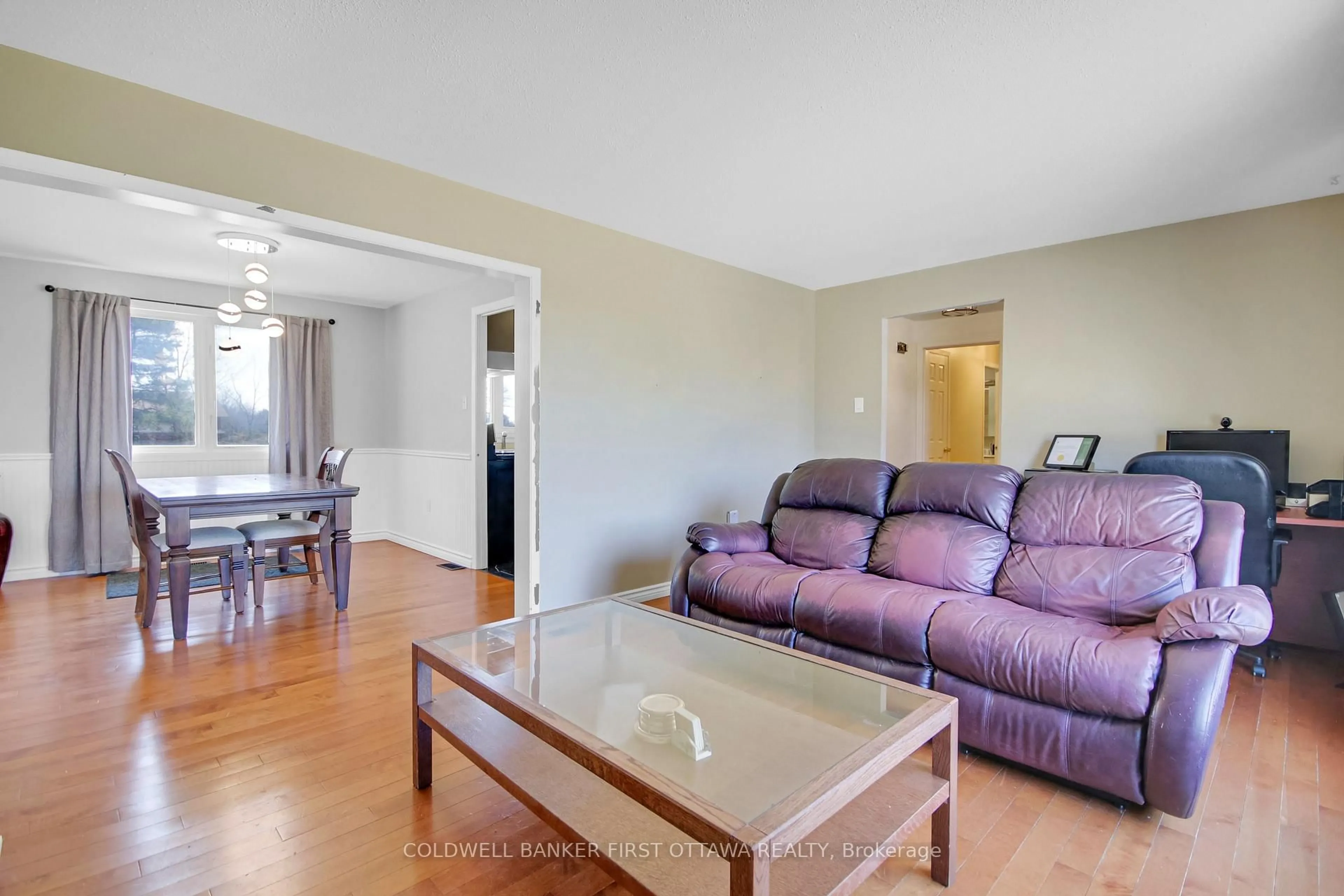 Living room with furniture, unknown for 7020 Parkway Rd, Greely Ontario K4P 1A7