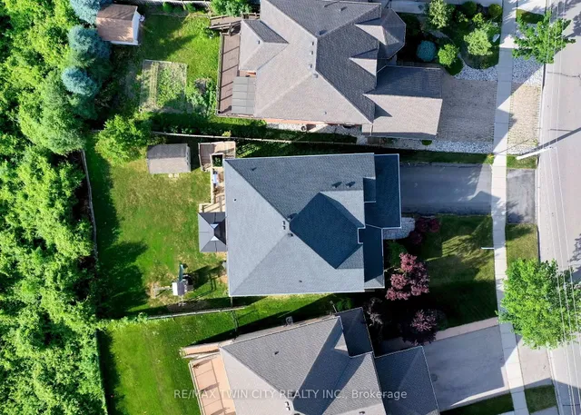 Primary image of 433 DOON SOUTH Dr