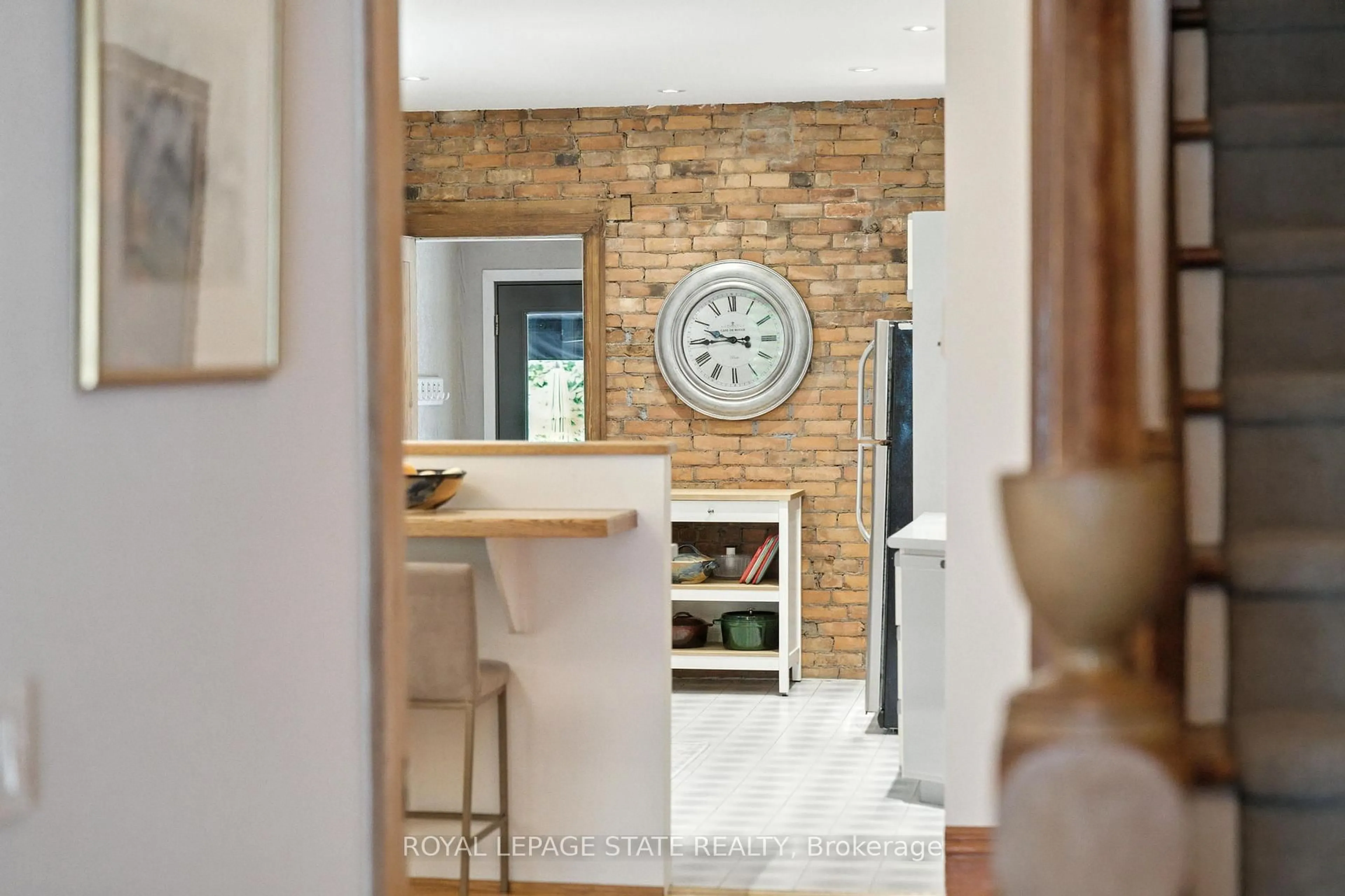 Contemporary kitchen, ceramic/tile floor for 137 Markland St, Hamilton Ontario L8P 2K3